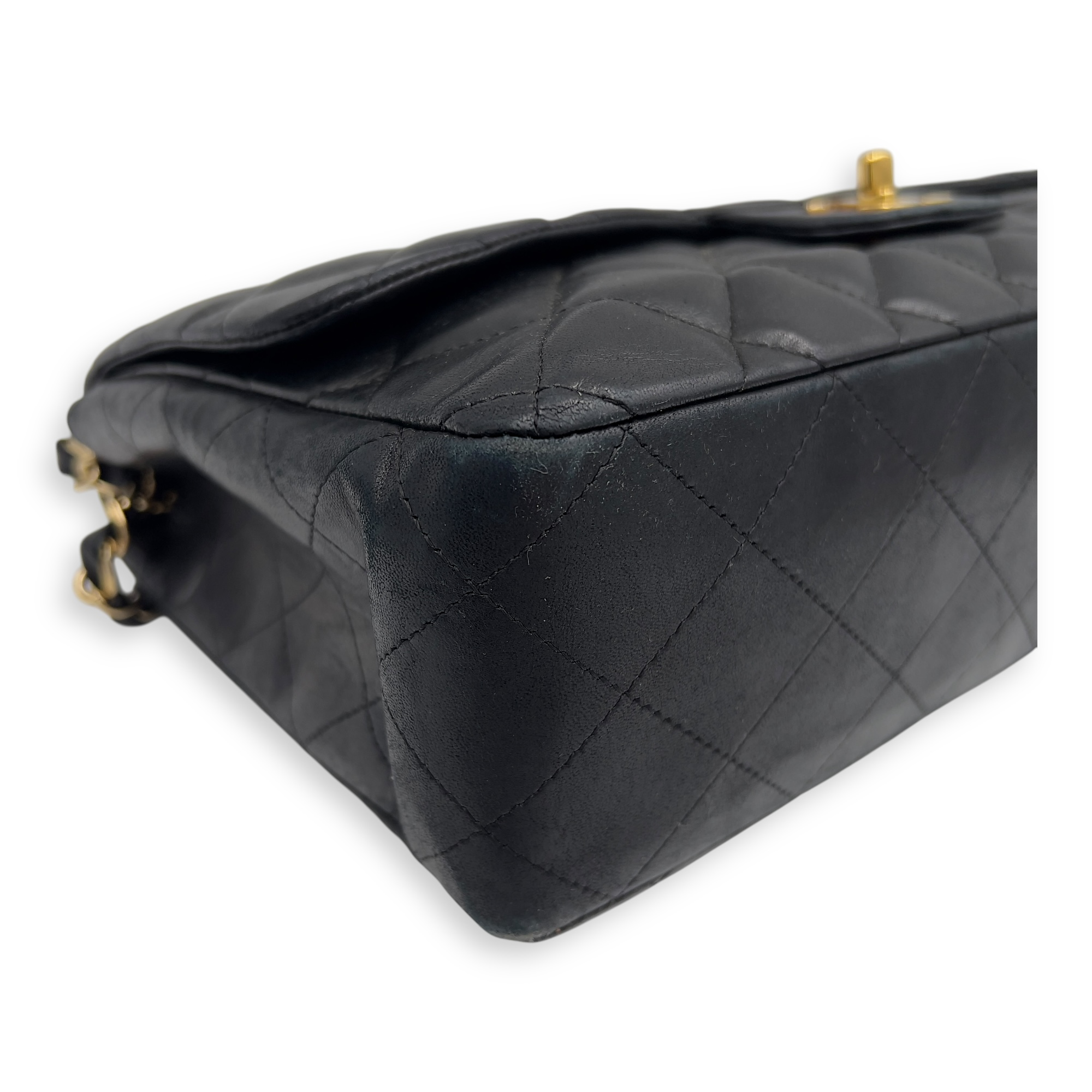 Chanel Classic Shoulder Bag Jumbo Black in Lambskin, Gold hardware_7