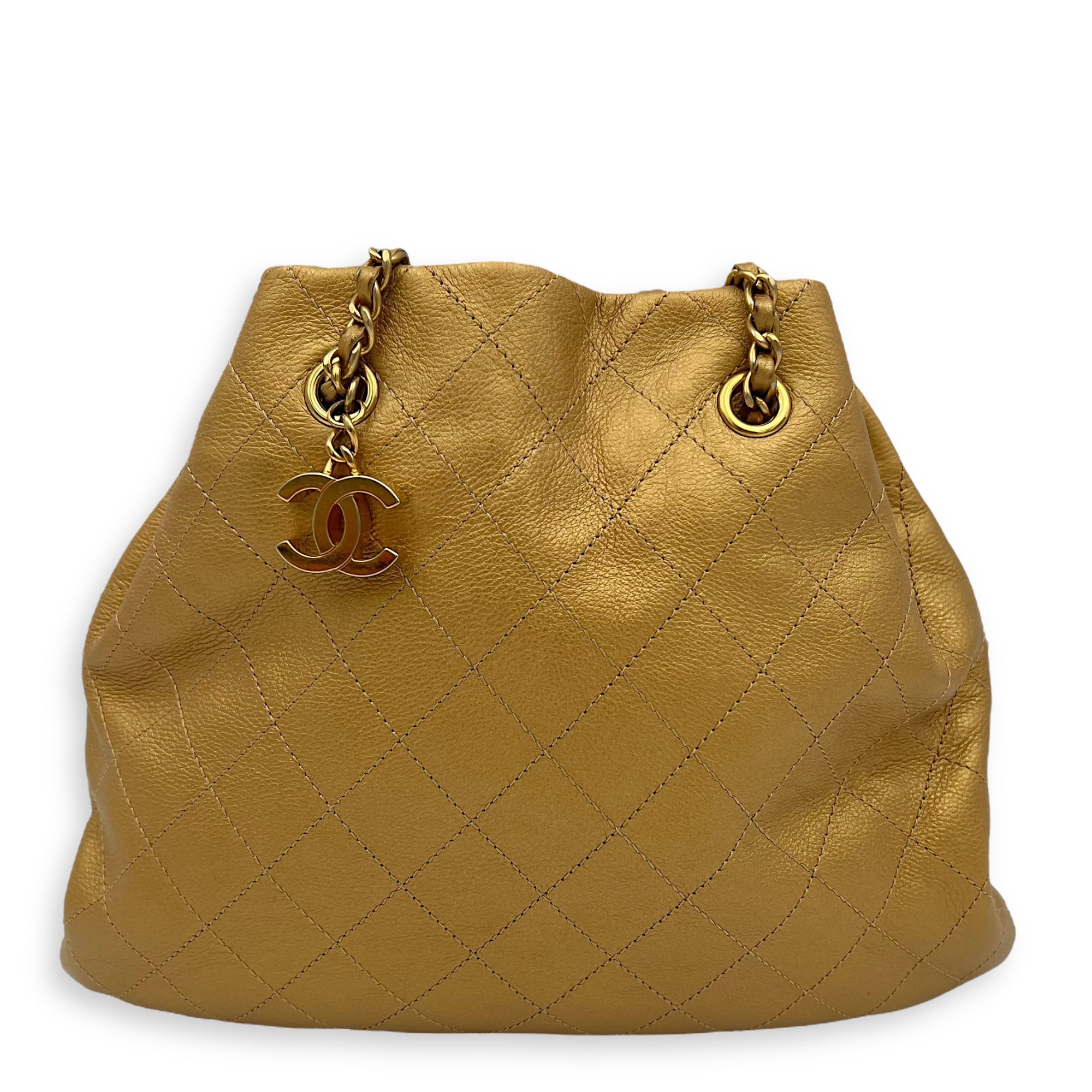 Chanel Quilted Drawstring Gold Shoulder Bag in Calfskin, Gold hardware_1