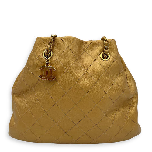 Chanel Quilted Drawstring Gold Shoulder Bag in Calfskin, Gold hardware_1