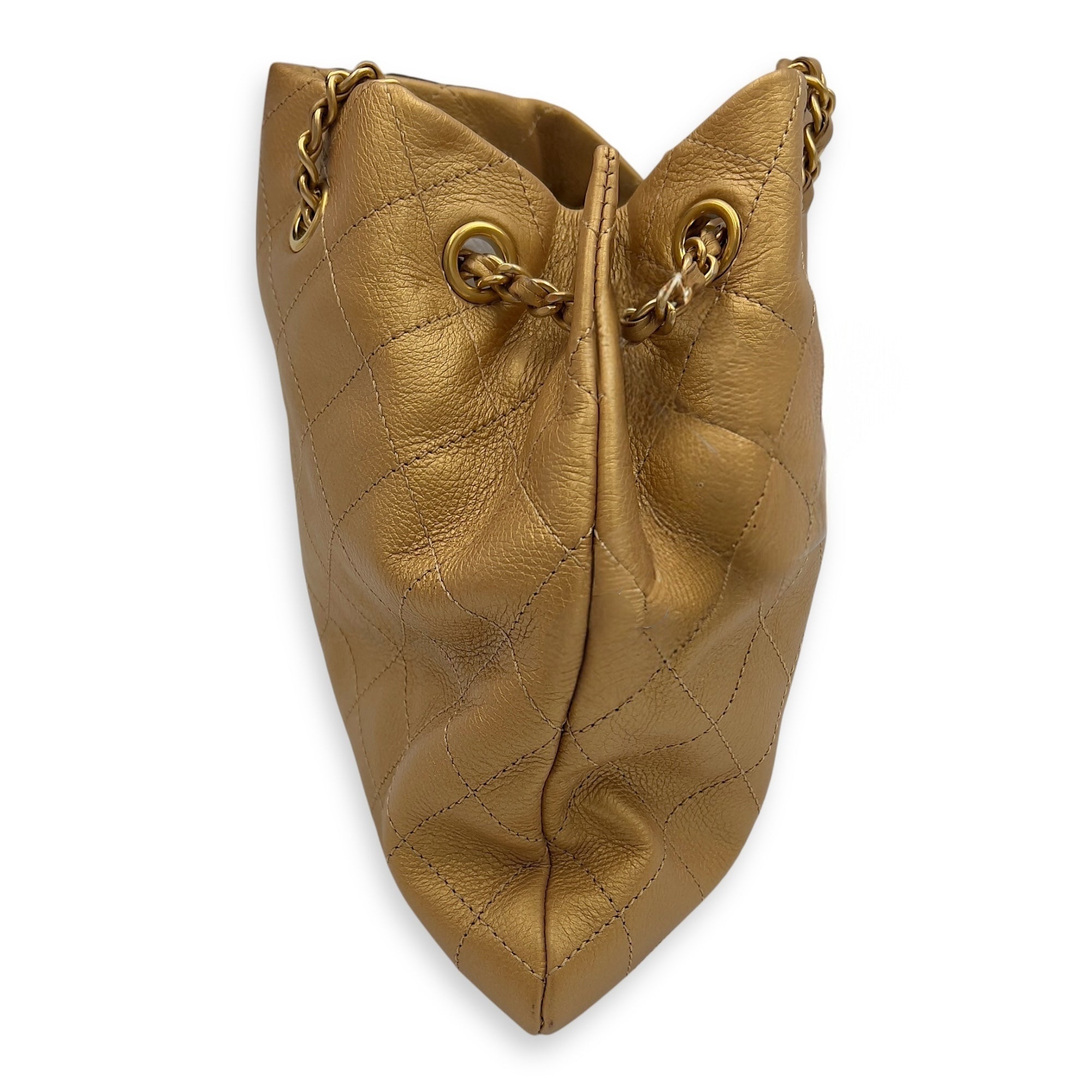 Chanel Quilted Drawstring Gold Shoulder Bag in Calfskin, Gold hardware_1