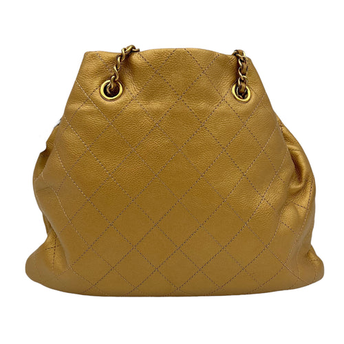 Chanel Quilted Drawstring Gold Shoulder Bag in Calfskin, Gold hardware_2