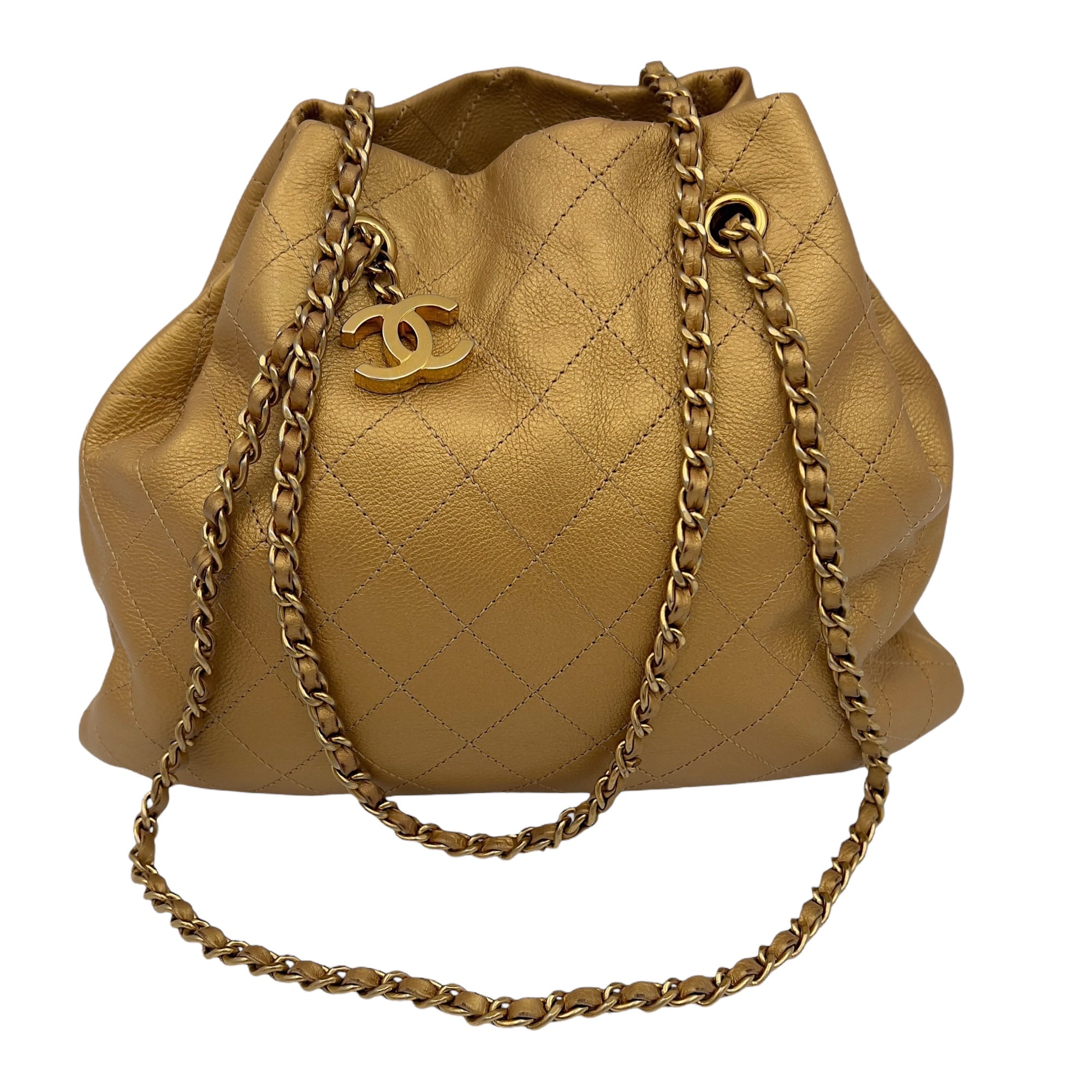 Chanel Quilted Drawstring Gold Shoulder Bag in Calfskin, Gold hardware_3