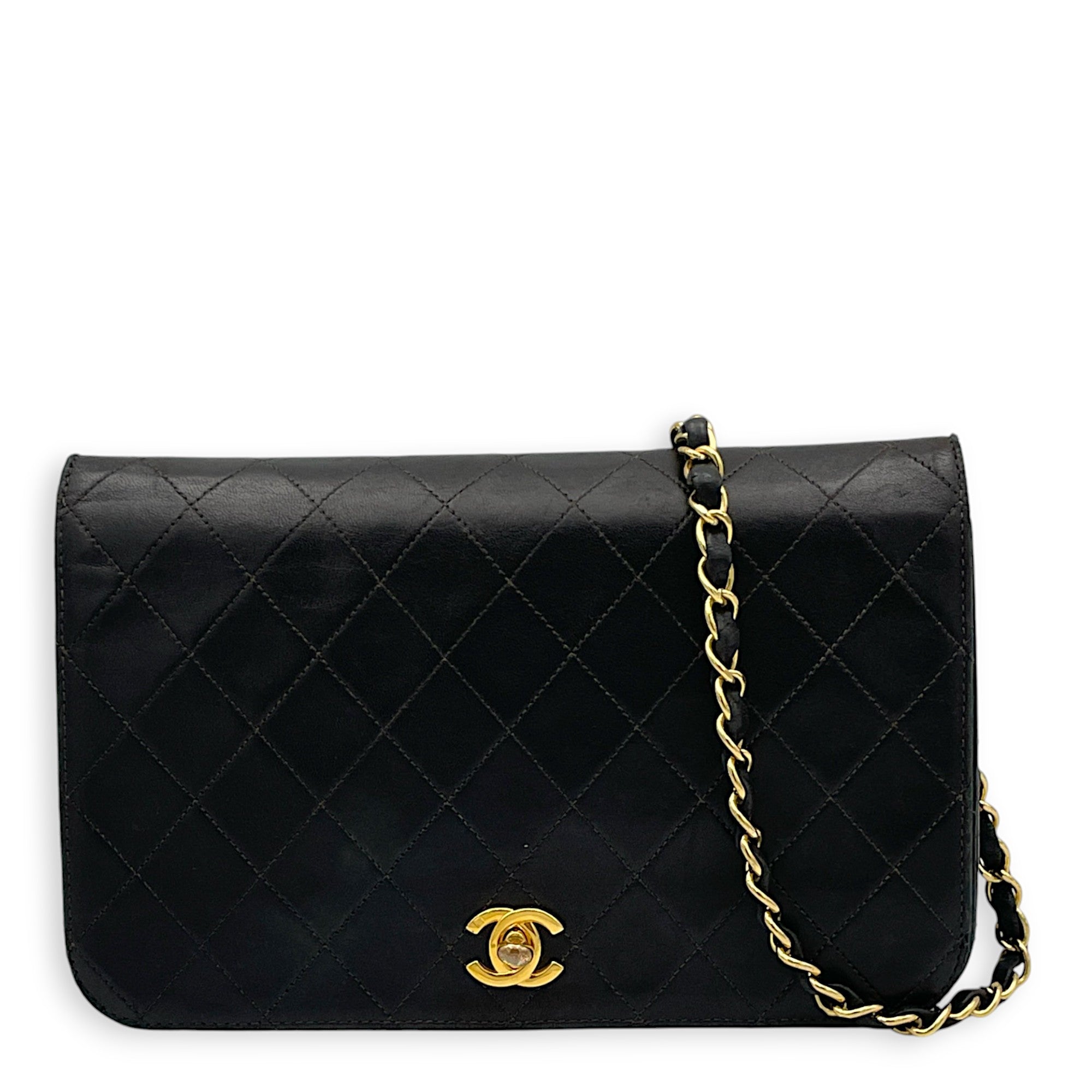 Chanel  Vintage Quilted Flap Crossbody bag in Lambskin, Gold Hardware_1