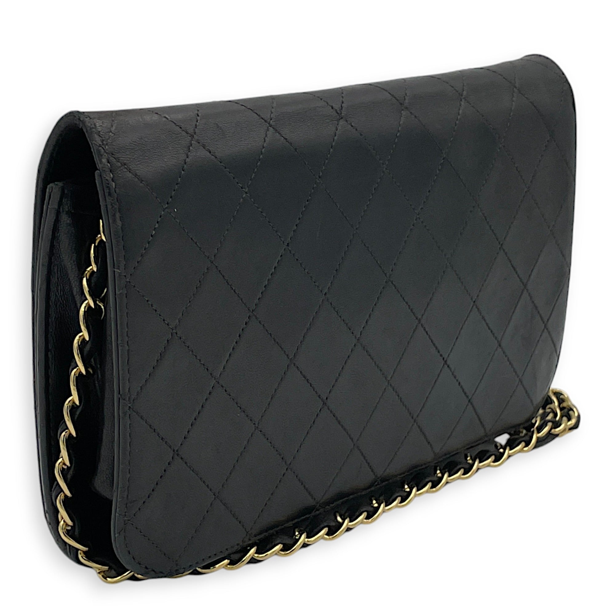 Chanel  Vintage Quilted Flap Crossbody bag in Lambskin, Gold Hardware_3