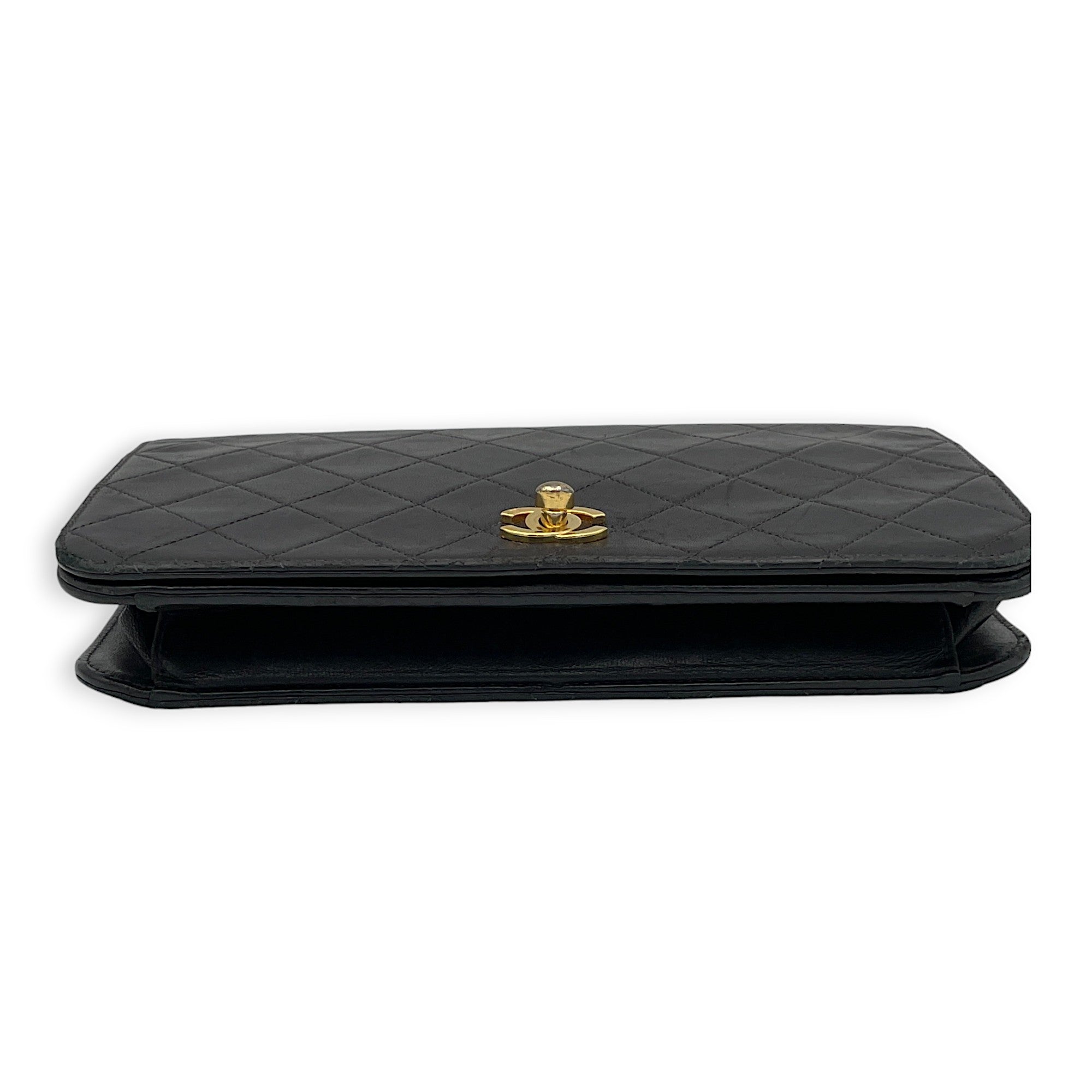 Chanel  Vintage Quilted Flap Crossbody bag in Lambskin, Gold Hardware_4