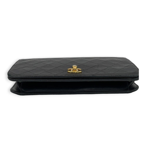 Chanel  Vintage Quilted Flap Crossbody bag in Lambskin, Gold Hardware_4