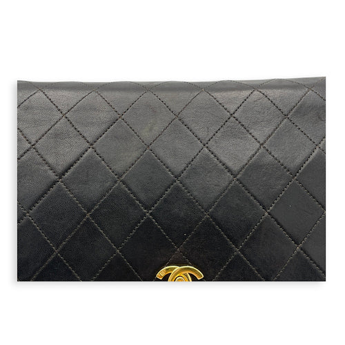 Chanel  Vintage Quilted Flap Crossbody bag in Lambskin, Gold Hardware_6