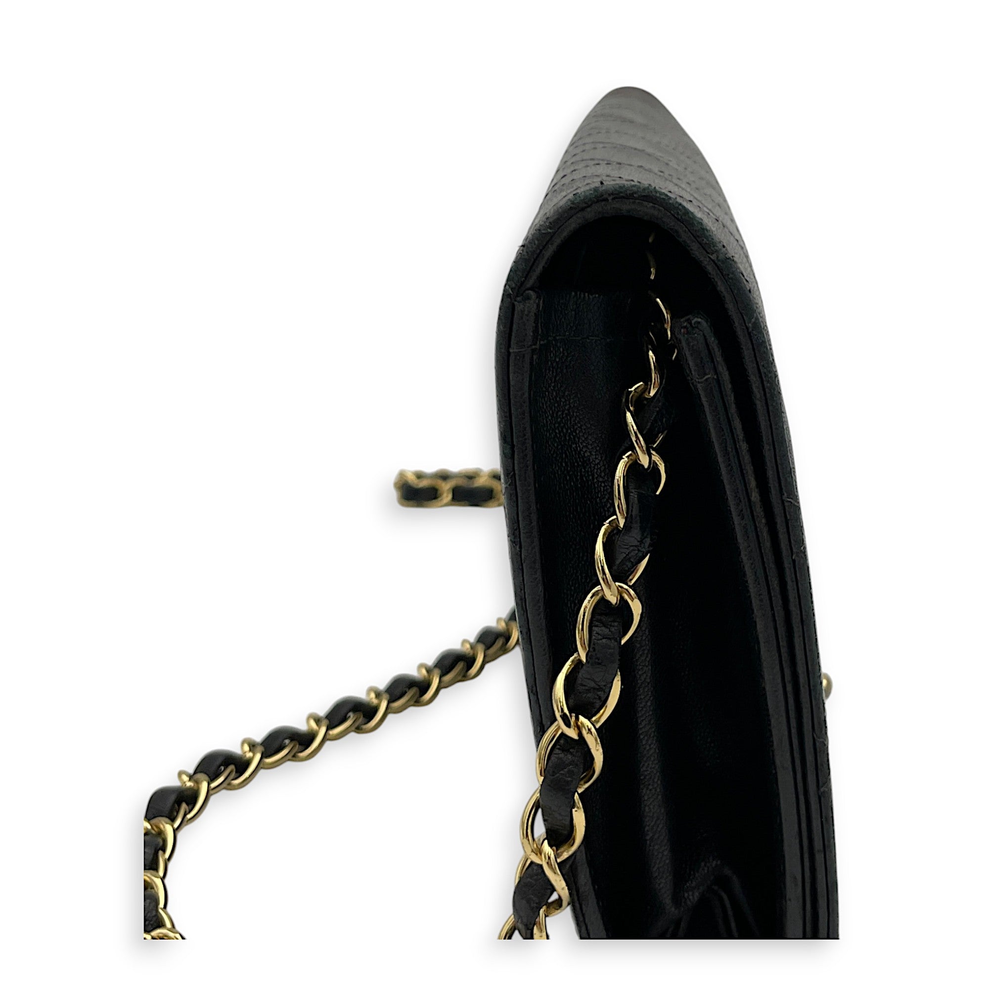 Chanel  Vintage Quilted Flap Crossbody bag in Lambskin, Gold Hardware_7