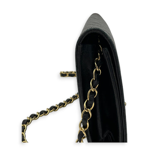 Chanel  Vintage Quilted Flap Crossbody bag in Lambskin, Gold Hardware_7