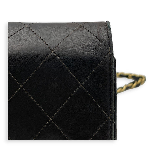 Chanel  Vintage Quilted Flap Crossbody bag in Lambskin, Gold Hardware_8