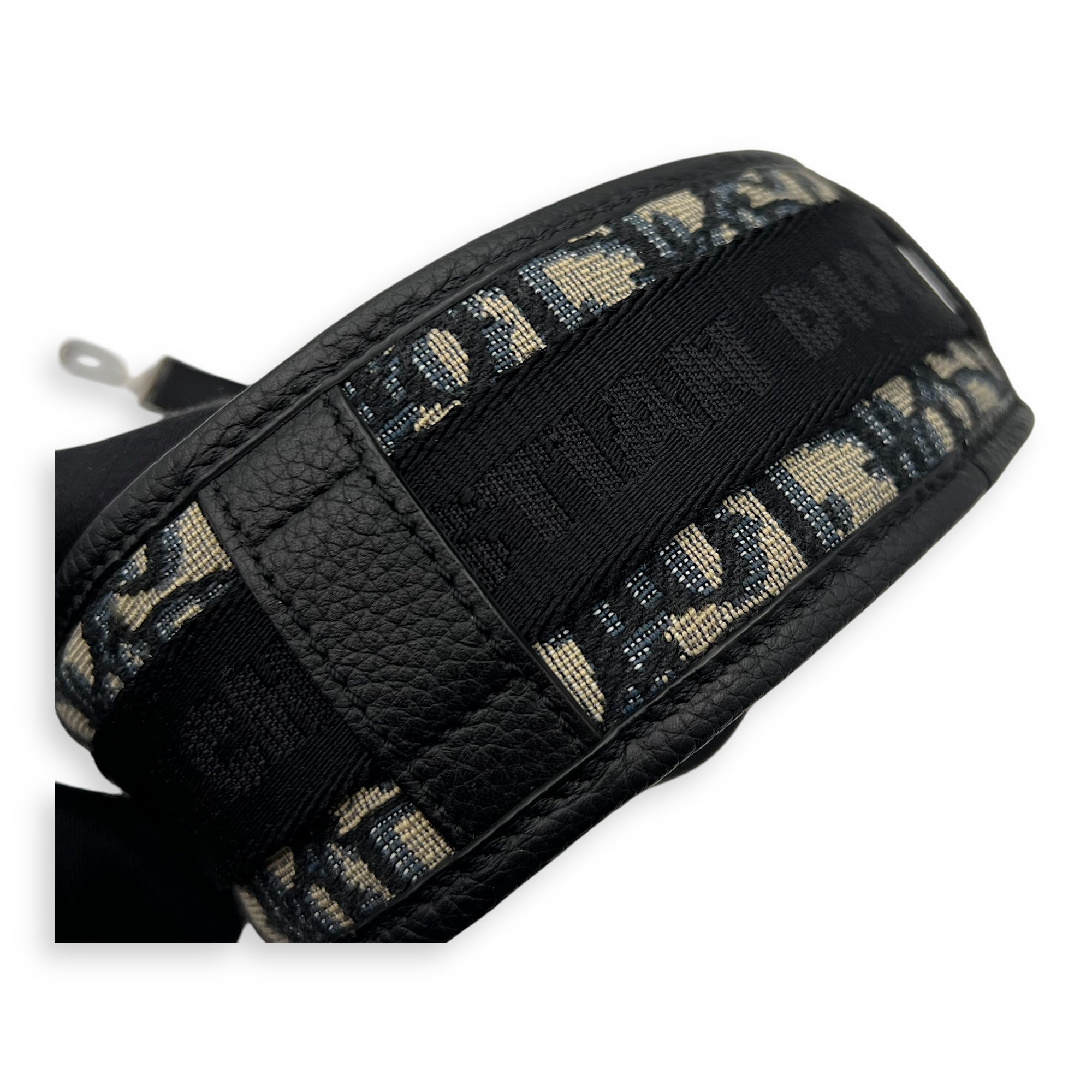 Christian Dior Safari Blue Crossbody Bag in Jacquard, Silver hardware_18