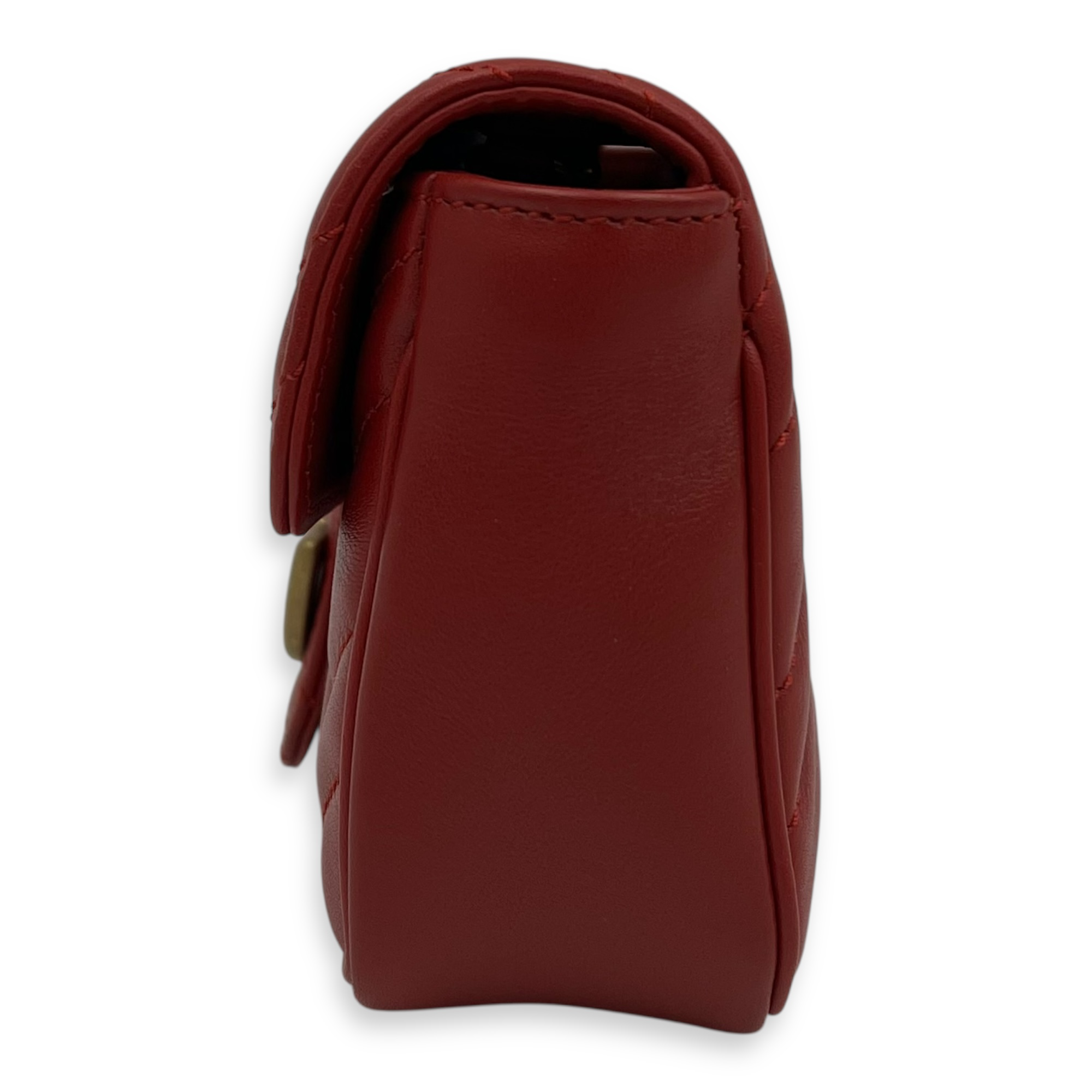 Gucci GG Marmont Super Mini Red Crossbody Bag in Calfskin, Gold hardware_3
