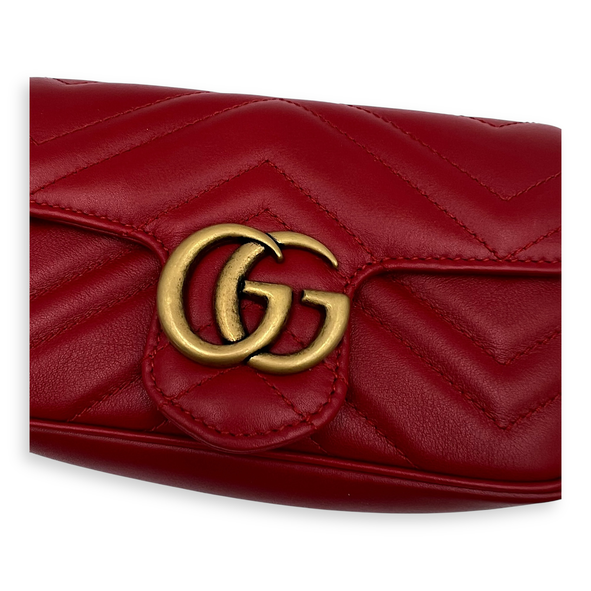 Gucci GG Marmont Super Mini Red Crossbody Bag in Calfskin, Gold hardware_6