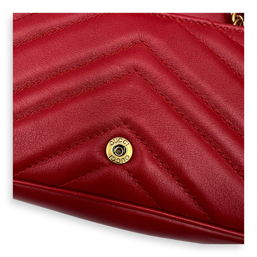Gucci GG Marmont Super Mini Red Crossbody Bag in Calfskin, Gold hardware_7