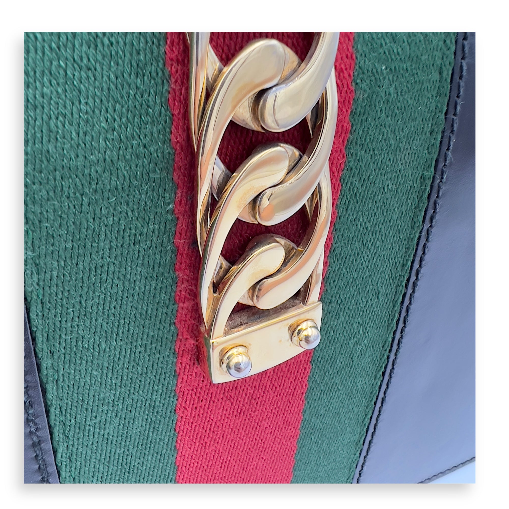 Gucci Sylvie Shoulder Bag Black in Calfskin, Gold hardware_20