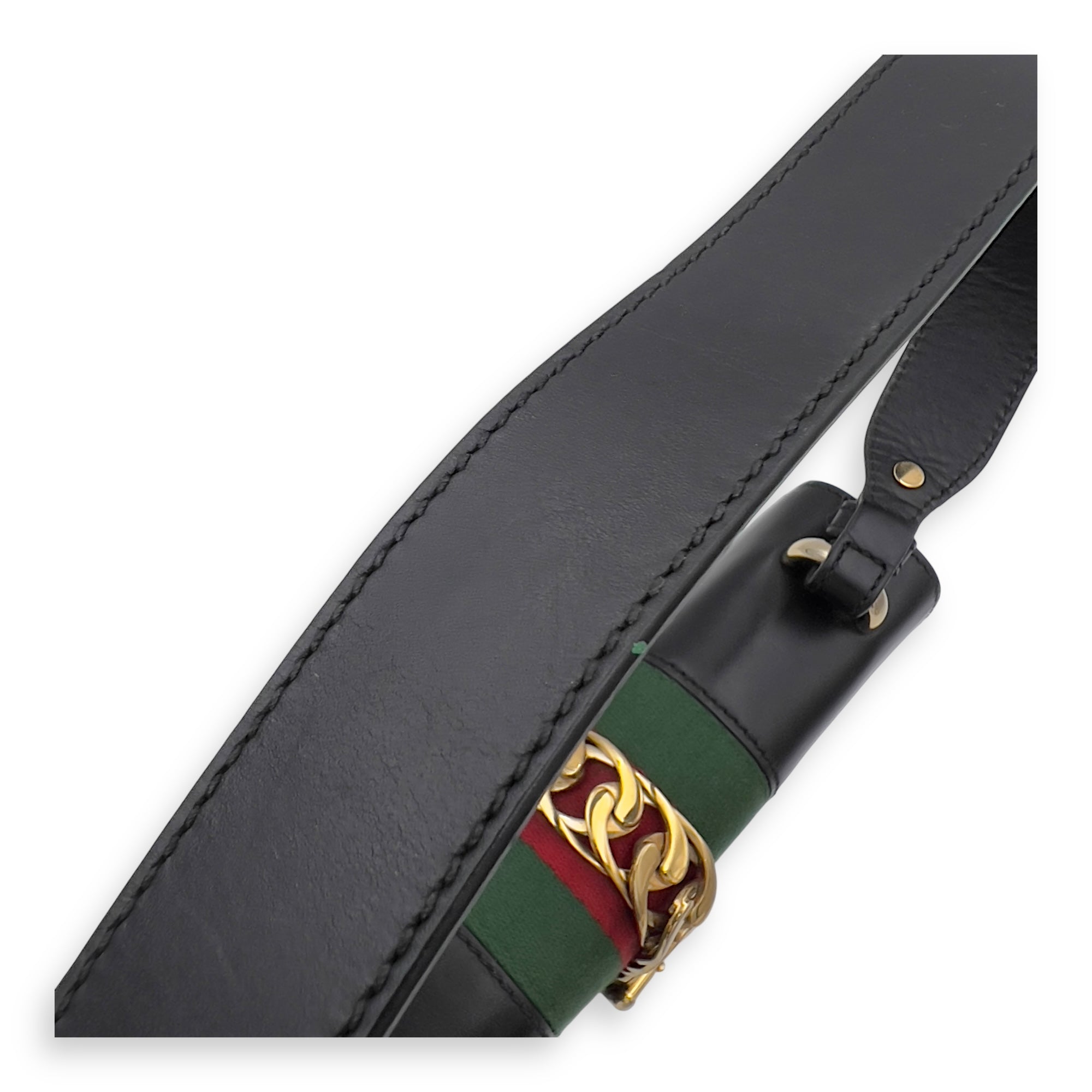 Gucci Sylvie Shoulder Bag Black in Calfskin, Gold hardware_24