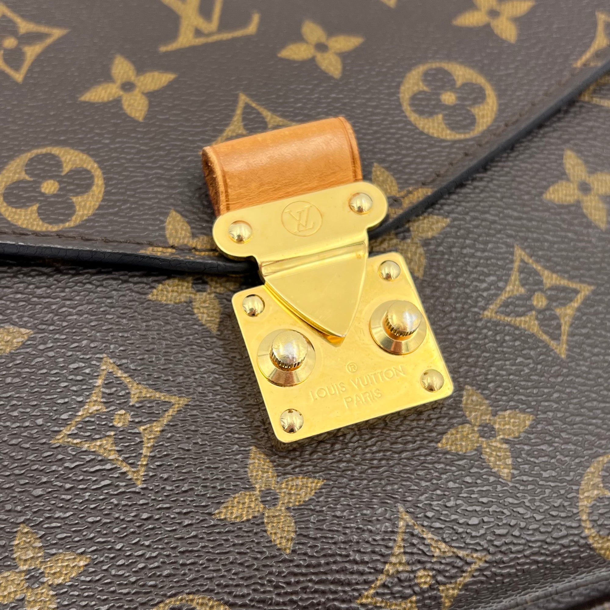 Louis Vuitton Metis Crossbody Bag Brown in Monogram Coated Canvas, Gold hardware_11