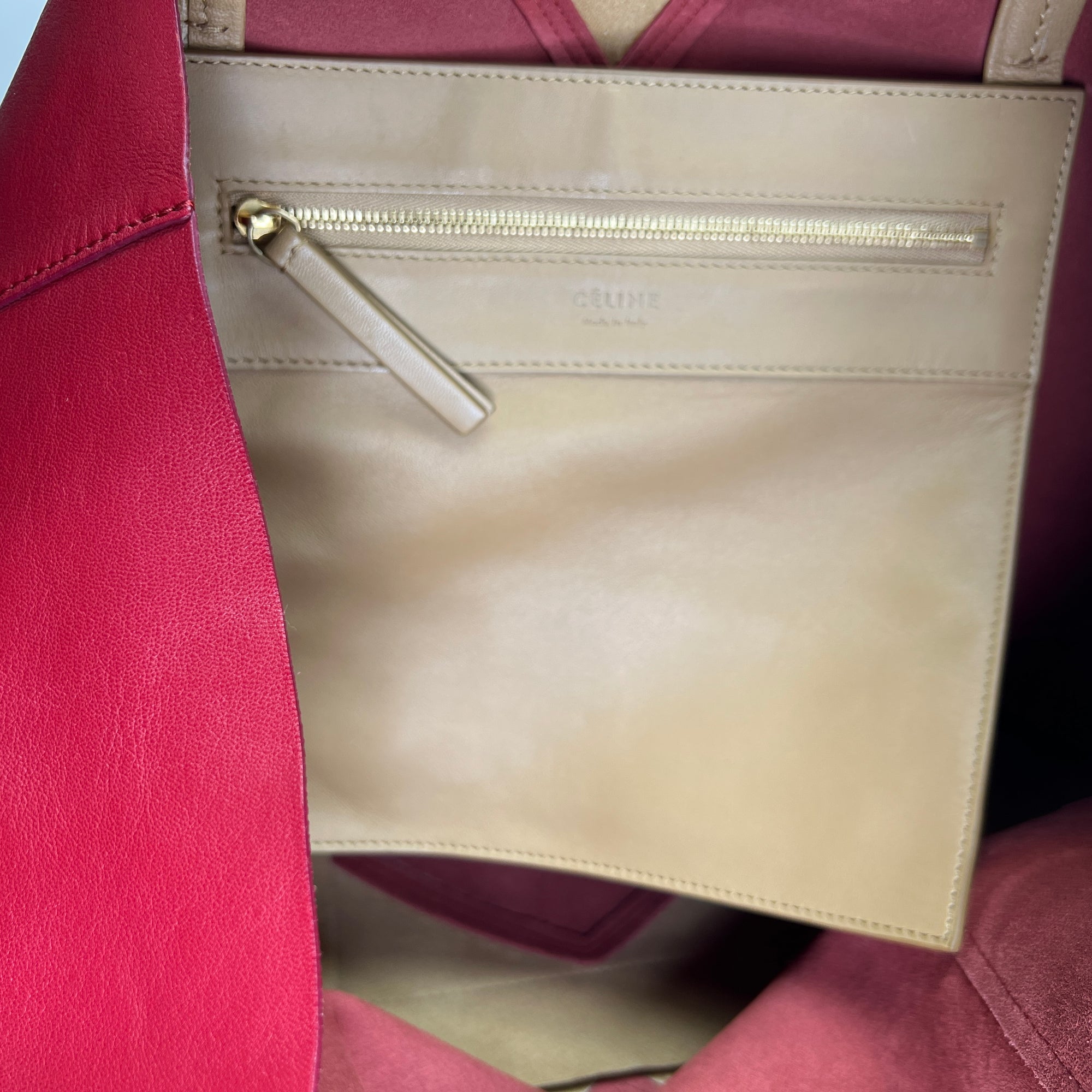 Horizontal M Red Tote Bag in Calfskin, Gold hardware