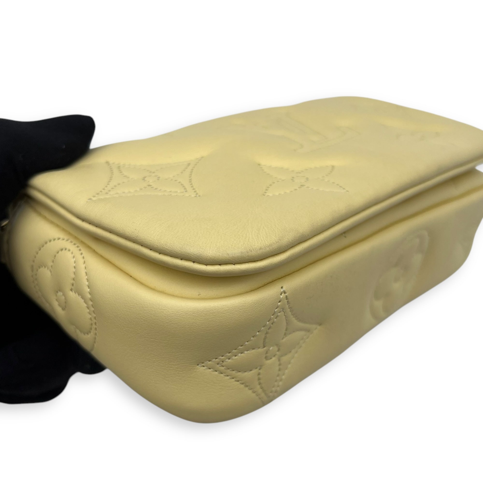 Louis Vuitton Bubblegram Wallet on Strap Yellow Crossbody Bag in Lambskin, Gold hardware_10