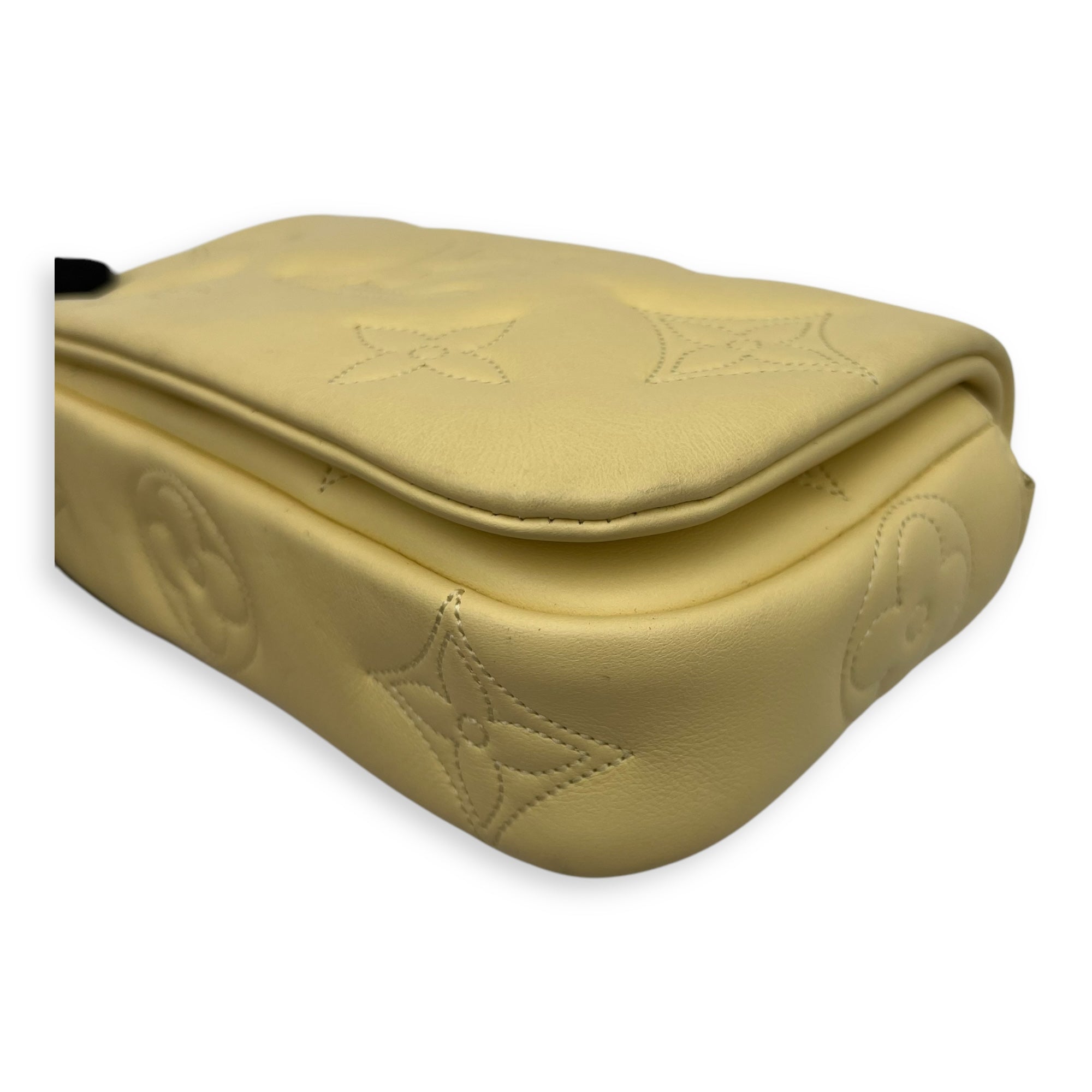 Louis Vuitton Bubblegram Wallet on Strap Yellow Crossbody Bag in Lambskin, Gold hardware_11