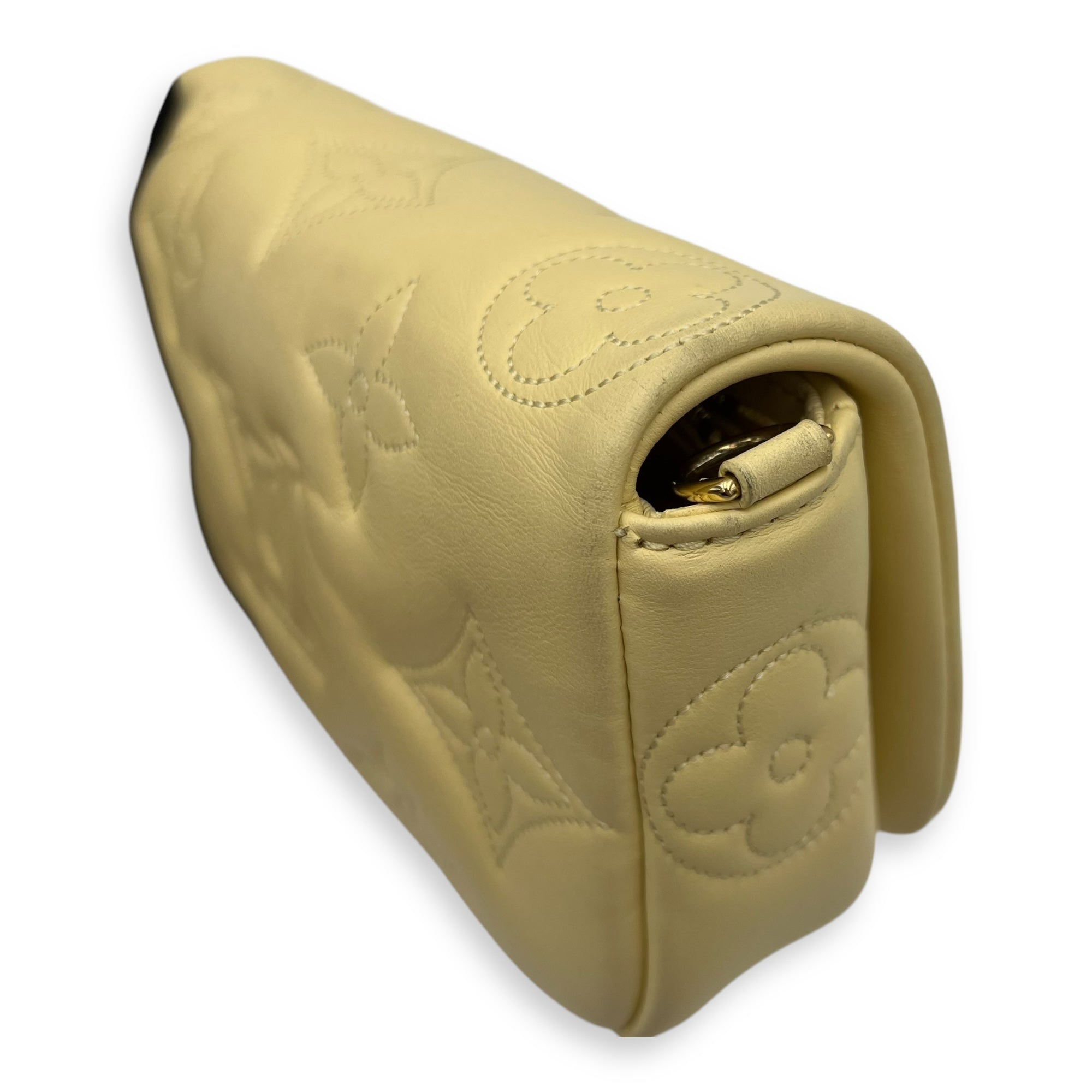 Louis Vuitton Bubblegram Wallet on Strap Yellow Crossbody Bag in Lambskin, Gold hardware_14