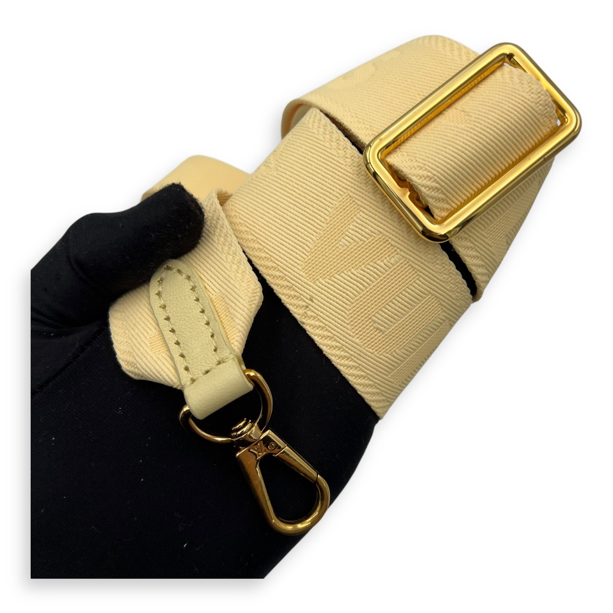 Louis Vuitton Bubblegram Wallet on Strap Yellow Crossbody Bag in Lambskin, Gold hardware_24