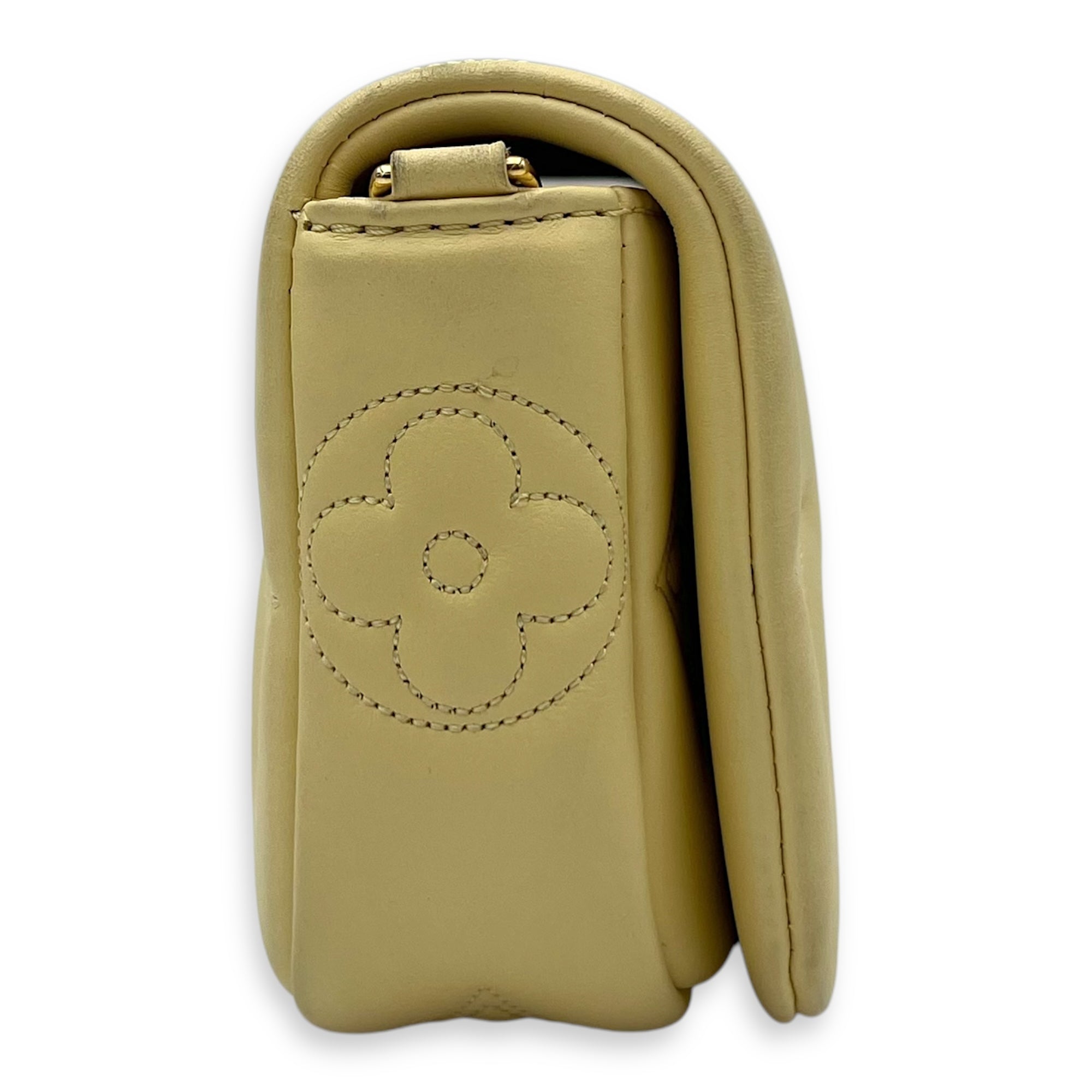 Louis Vuitton Bubblegram Wallet on Strap Yellow Crossbody Bag in Lambskin, Gold hardware_4