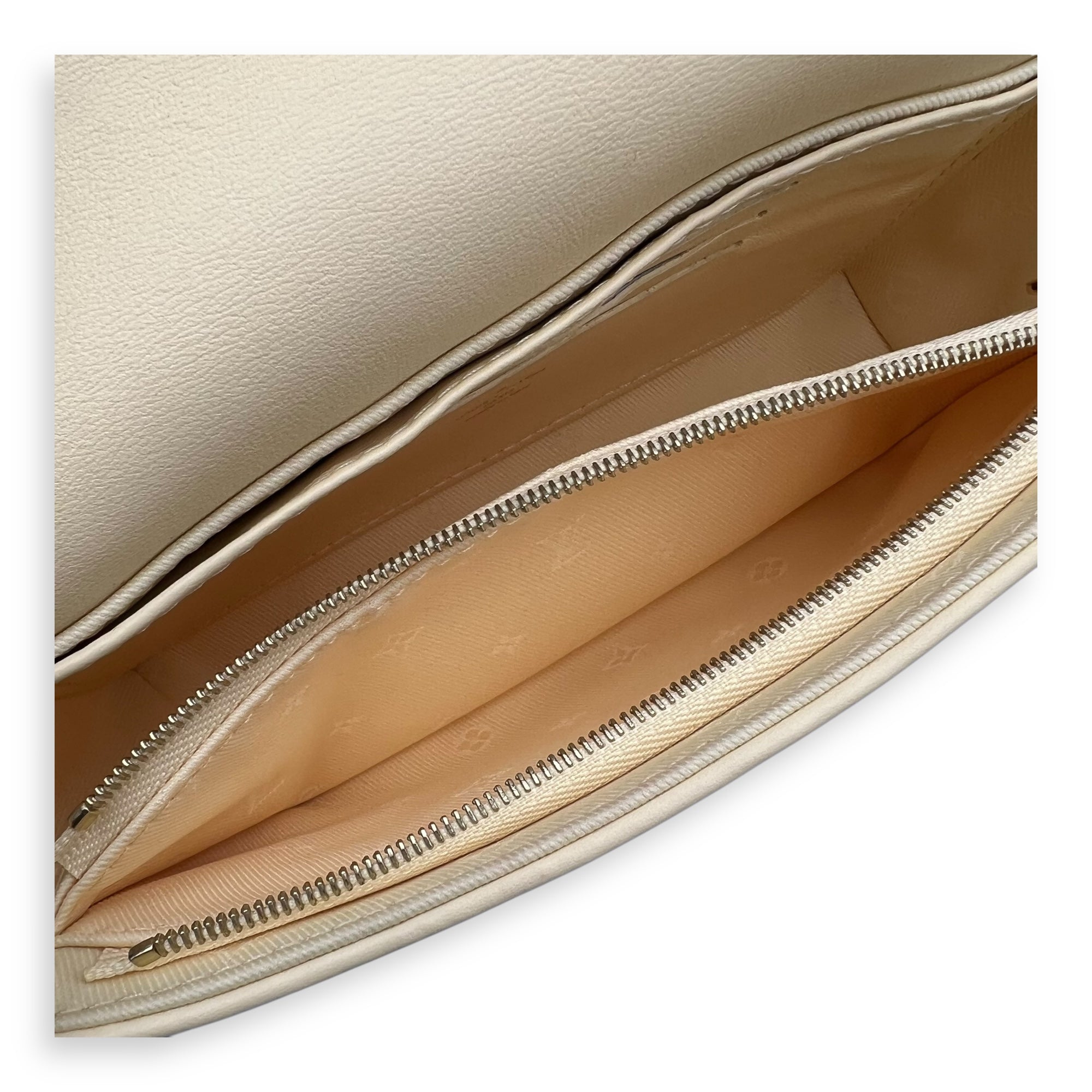 Louis Vuitton Bubblegram Wallet on Strap Yellow Crossbody Bag in Lambskin, Gold hardware_9