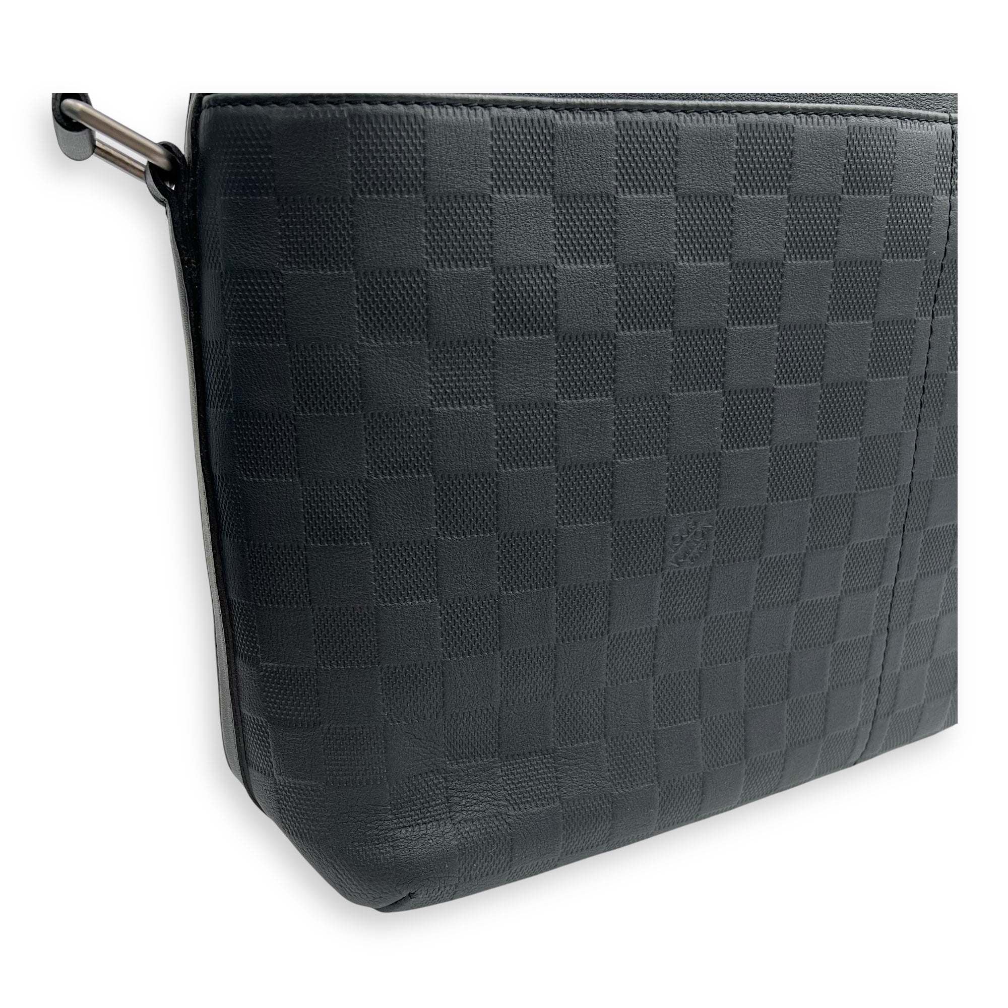 Louis Vuitton Calypso Messenger Black in Damier Infini, Gunmetal hardware_15