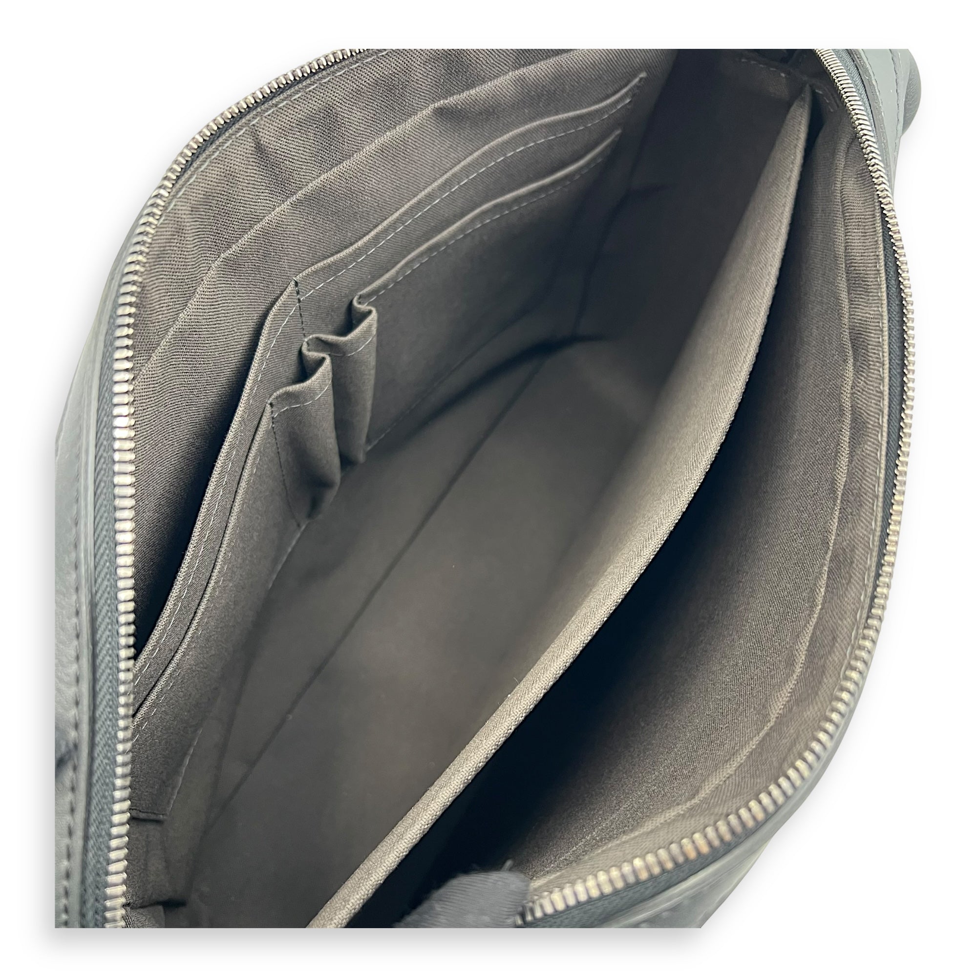 Louis Vuitton Calypso Messenger Black in Damier Infini, Gunmetal hardware_6