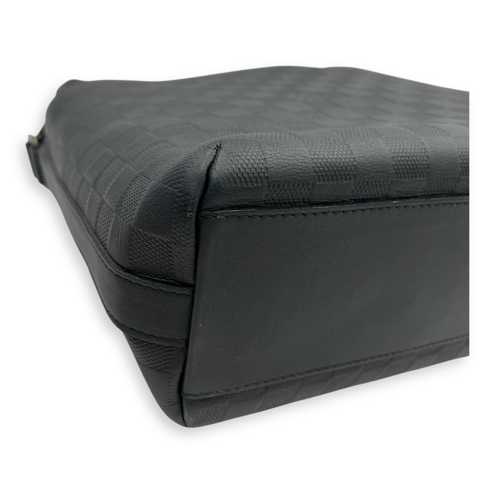 Louis Vuitton Calypso Messenger Black in Damier Infini, Gunmetal hardware_8