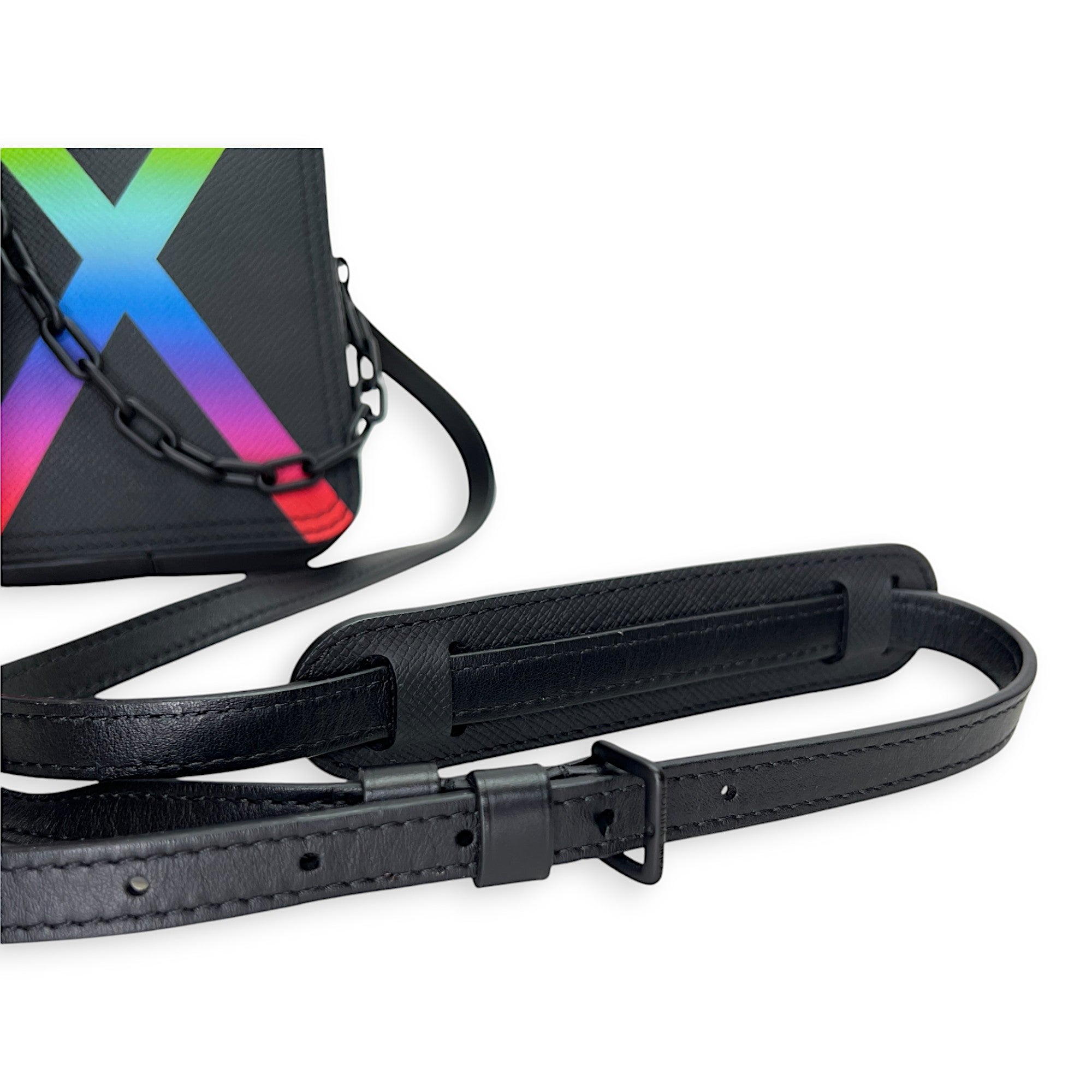 Louis Vuitton Danube Crossbody Bag  Black in Taiga Leather , Lacquered Metal Hardware_10