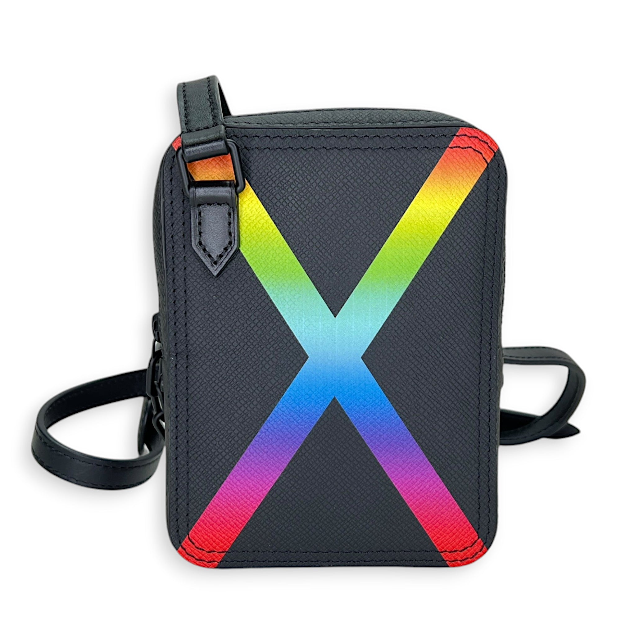 Louis Vuitton Danube Crossbody Bag  Black in Taiga Leather , Lacquered Metal Hardware_2