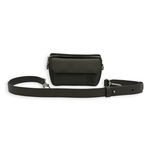 Louis Vuitton Pilot Wearable Wallet Belt Bag Green in Taurillon Leather, Silver hardware_15