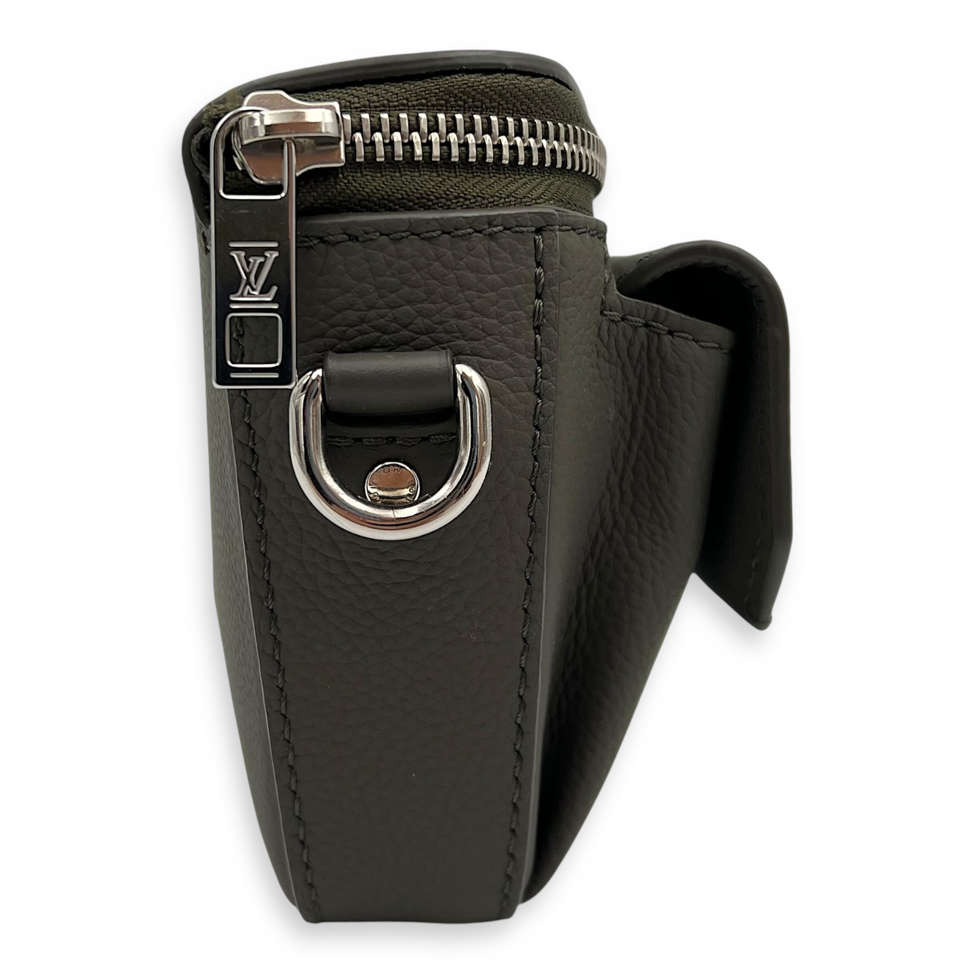 Louis Vuitton Pilot Wearable Wallet Belt Bag Green in Taurillon Leather, Silver hardware_4
