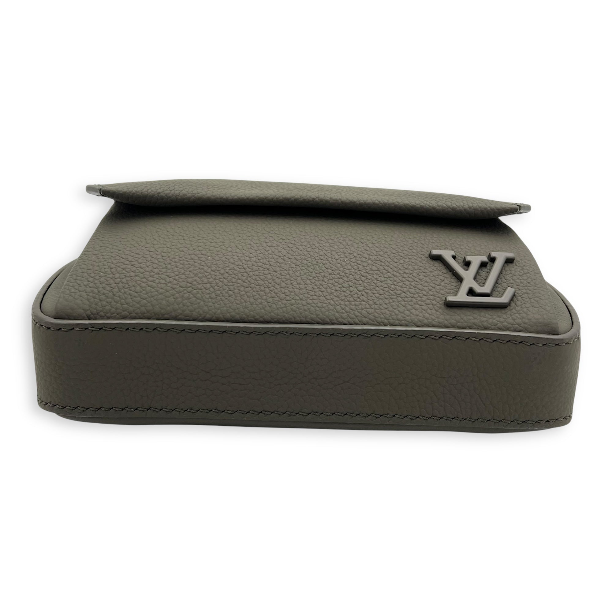 Louis Vuitton Pilot Wearable Wallet Belt Bag Green in Taurillon Leather, Silver hardware_5