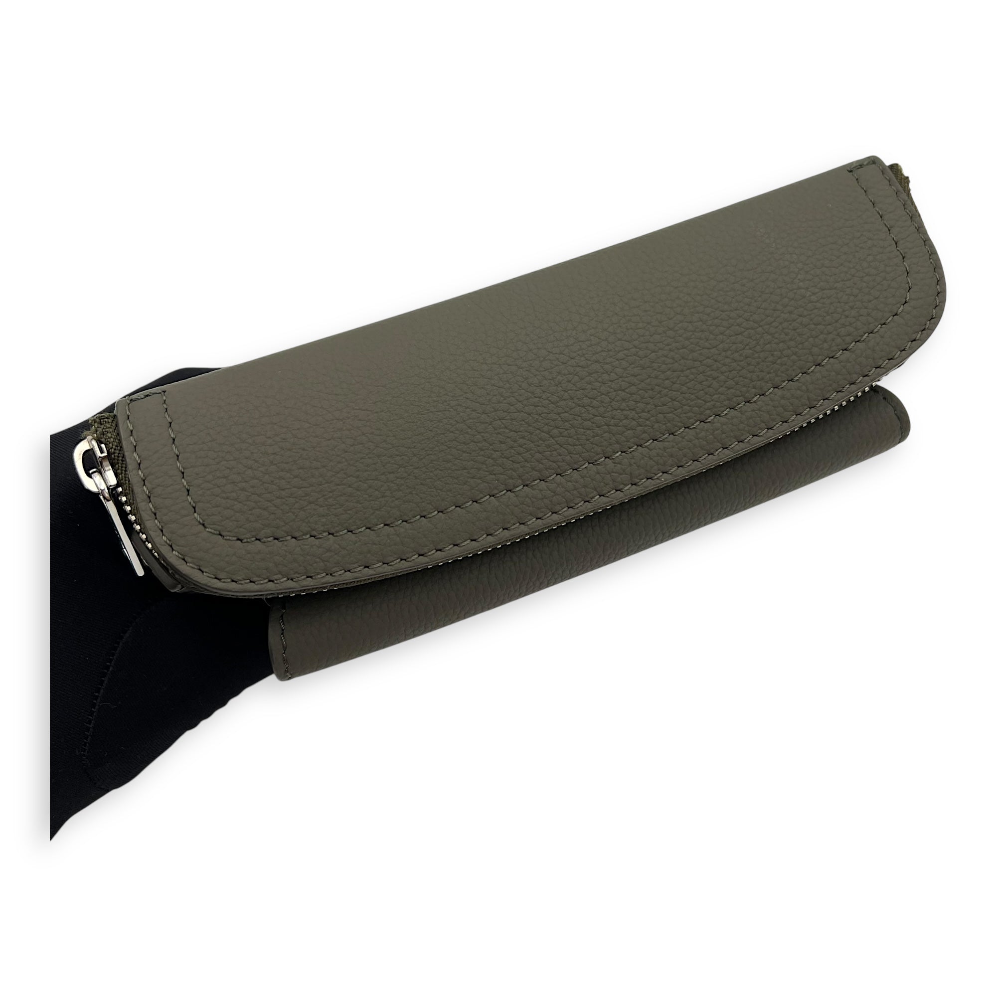 Louis Vuitton Pilot Wearable Wallet Belt Bag Green in Taurillon Leather, Silver hardware_6