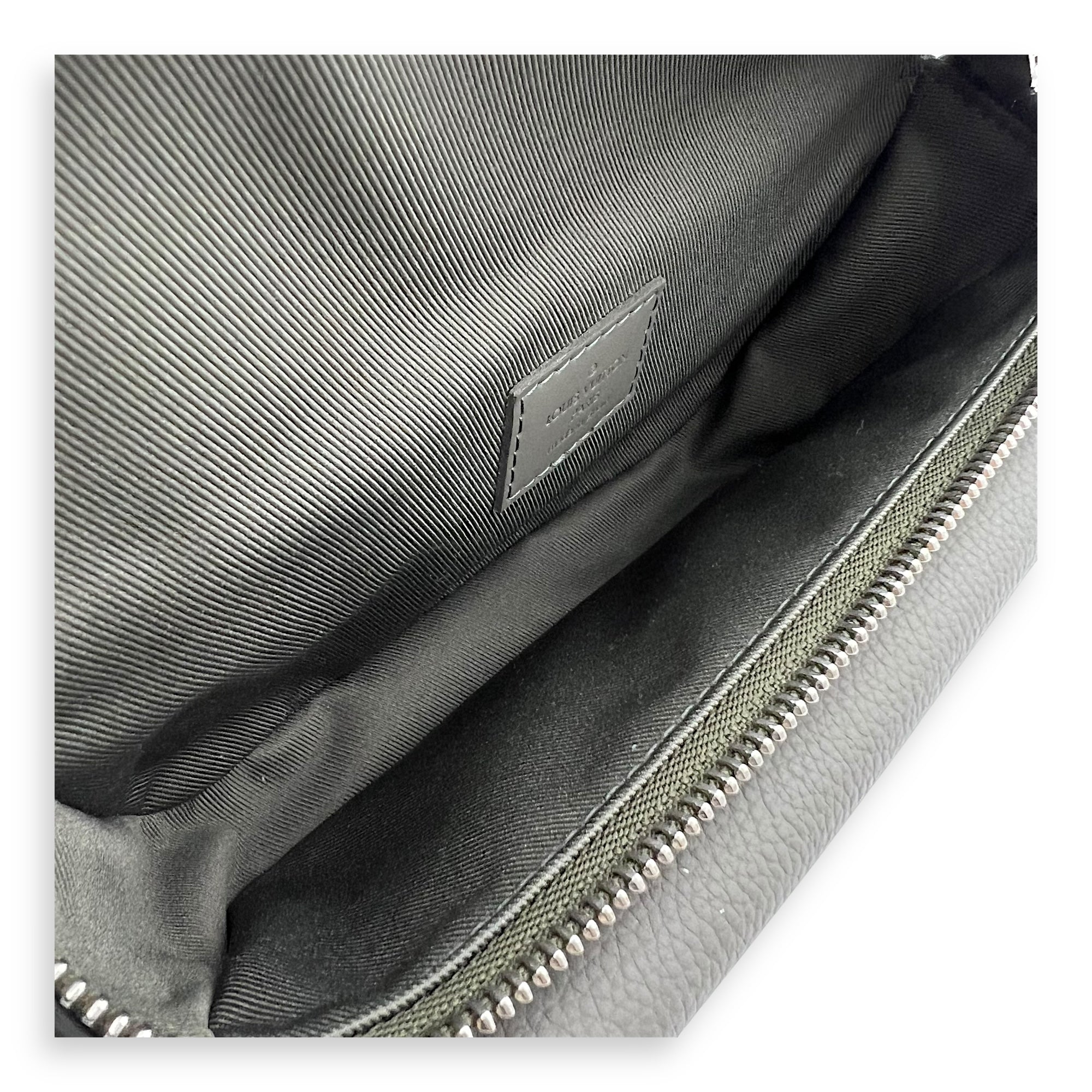 Louis Vuitton Pilot Wearable Wallet Belt Bag Green in Taurillon Leather, Silver hardware_7