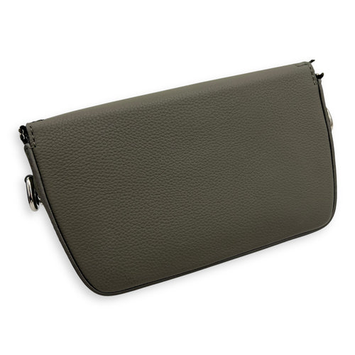 Louis Vuitton Pilot Wearable Wallet Belt Bag Green in Taurillon Leather, Silver hardware_8