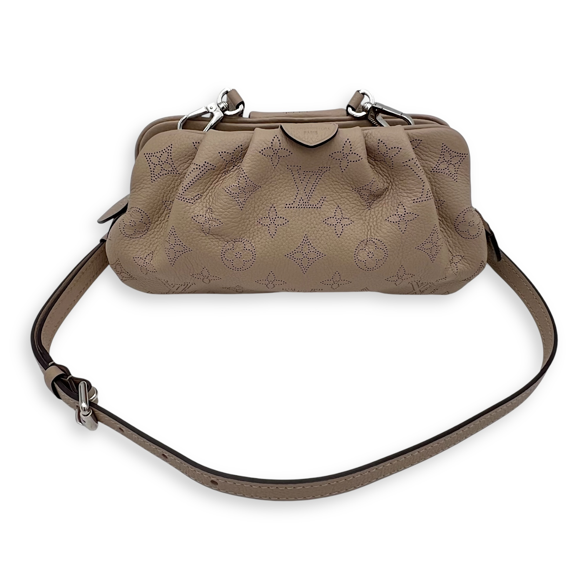 Louis Vuitton Scala Pouch Beige Gray Crossbody Bag in Mahina Leather, Silver hardware_10