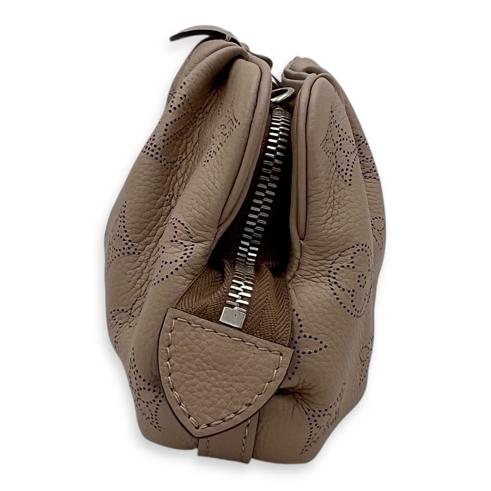 Louis Vuitton Scala Pouch Beige Gray Crossbody Bag in Mahina Leather, Silver hardware_3