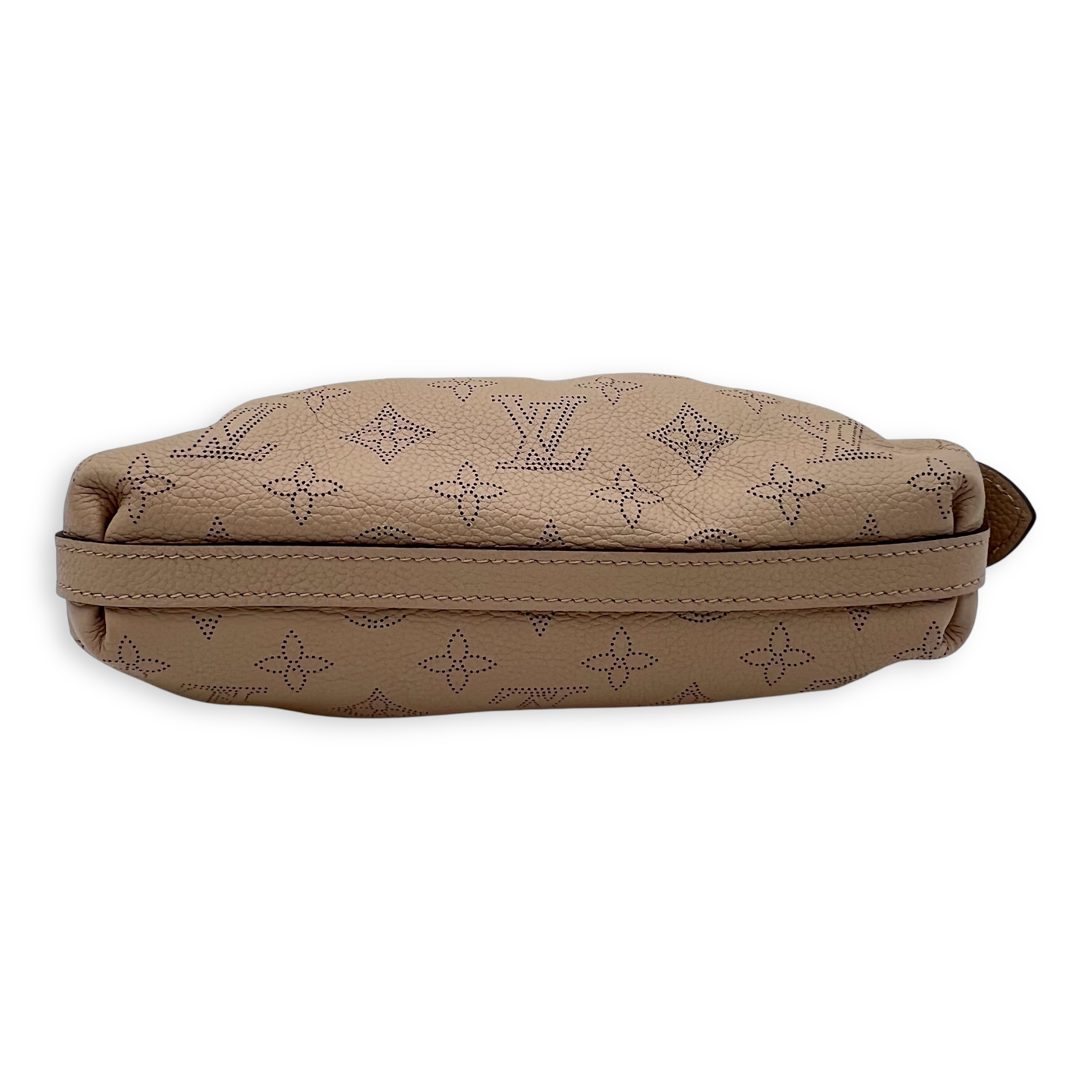 Louis Vuitton Scala Pouch Beige Gray Crossbody Bag in Mahina Leather, Silver hardware_5