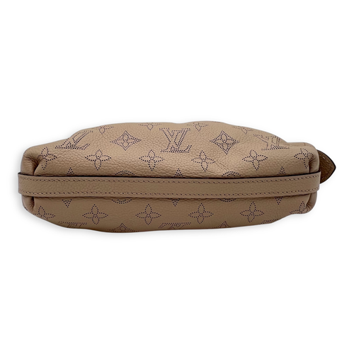Louis Vuitton Scala Pouch Beige Gray Crossbody Bag in Mahina Leather, Silver hardware_5