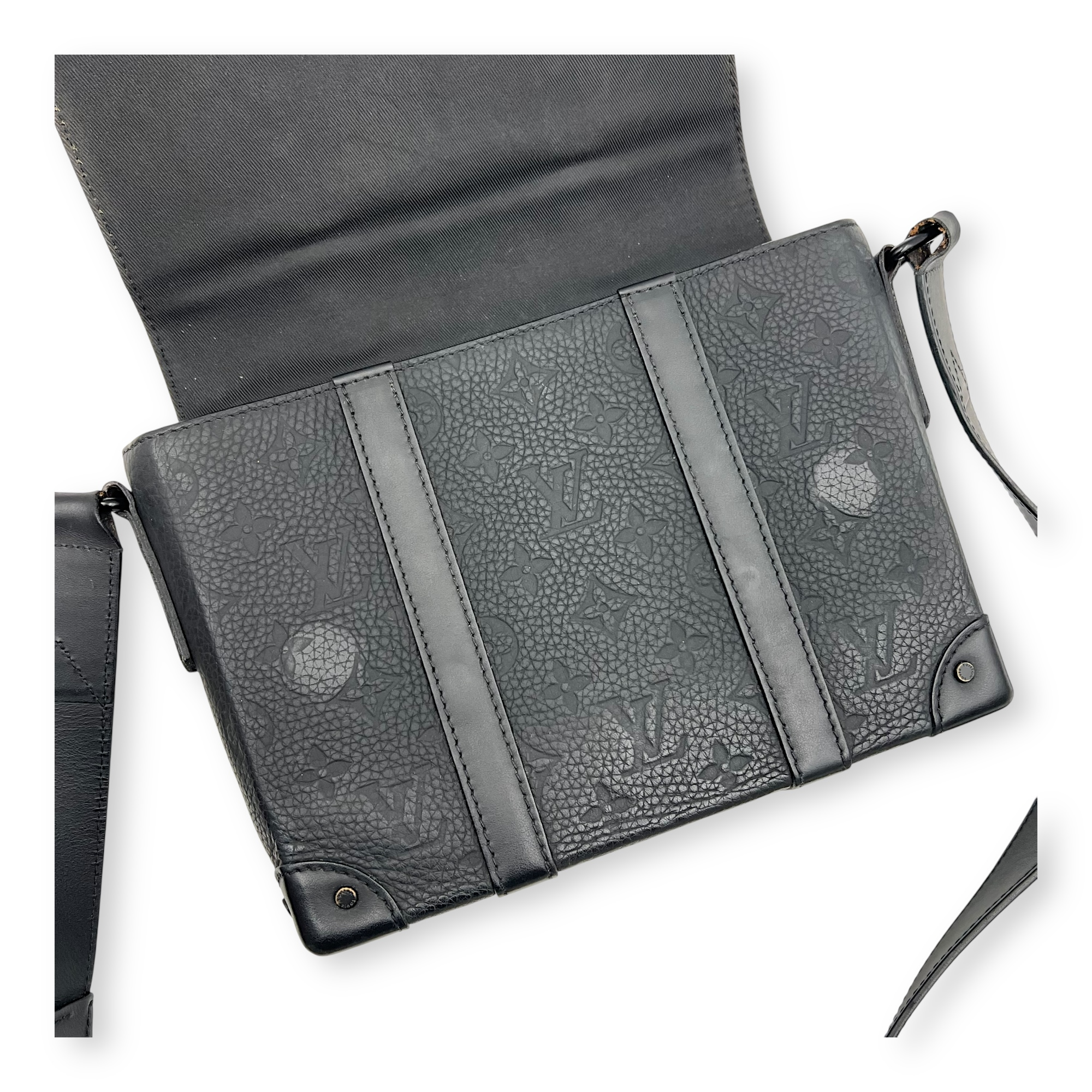 Louis Vuitton Trunk Crossbody Bag Black in Monogram Empreinte Leather, Lacquered Metal hardware_15