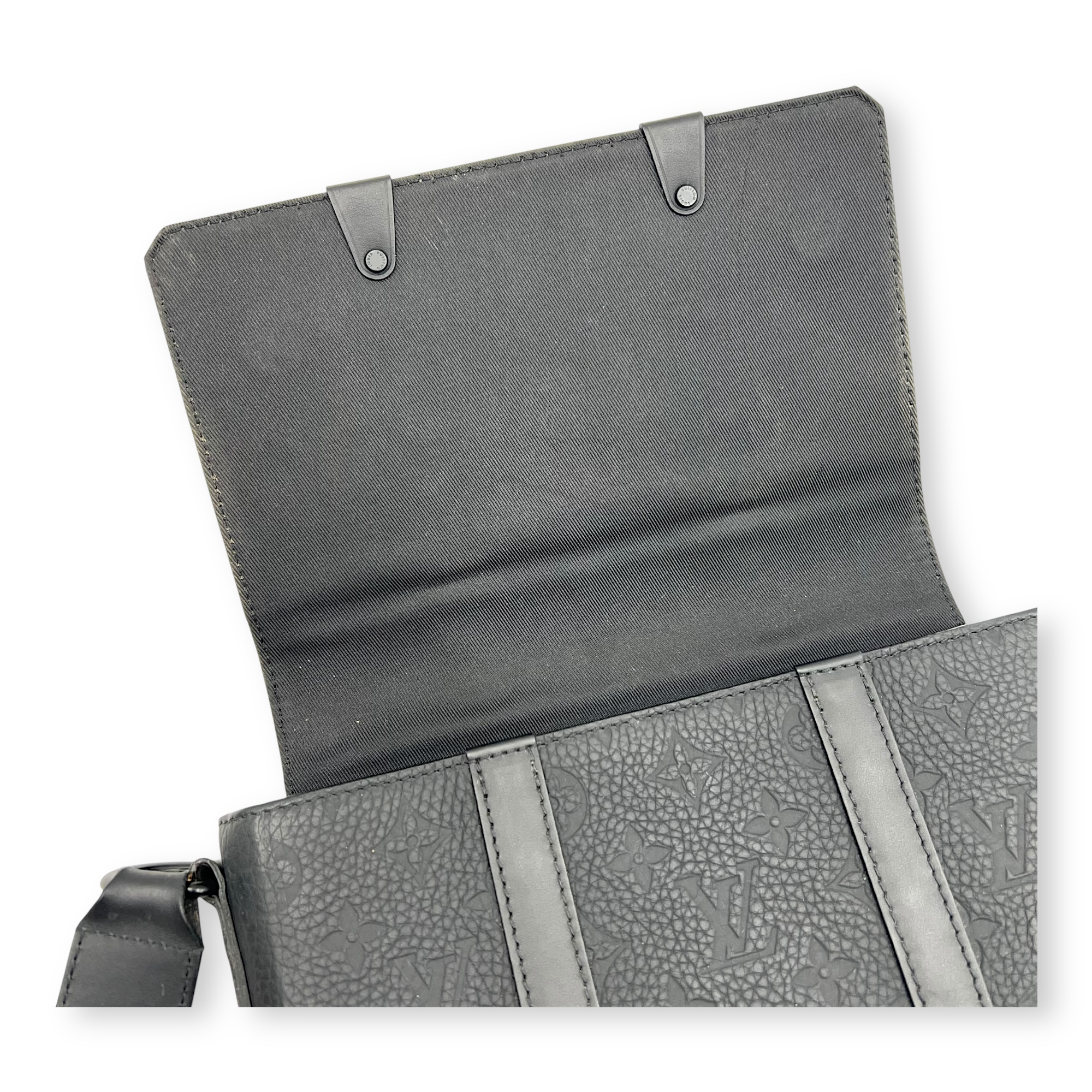 Louis Vuitton Trunk Crossbody Bag Black in Monogram Empreinte Leather, Lacquered Metal hardware_16