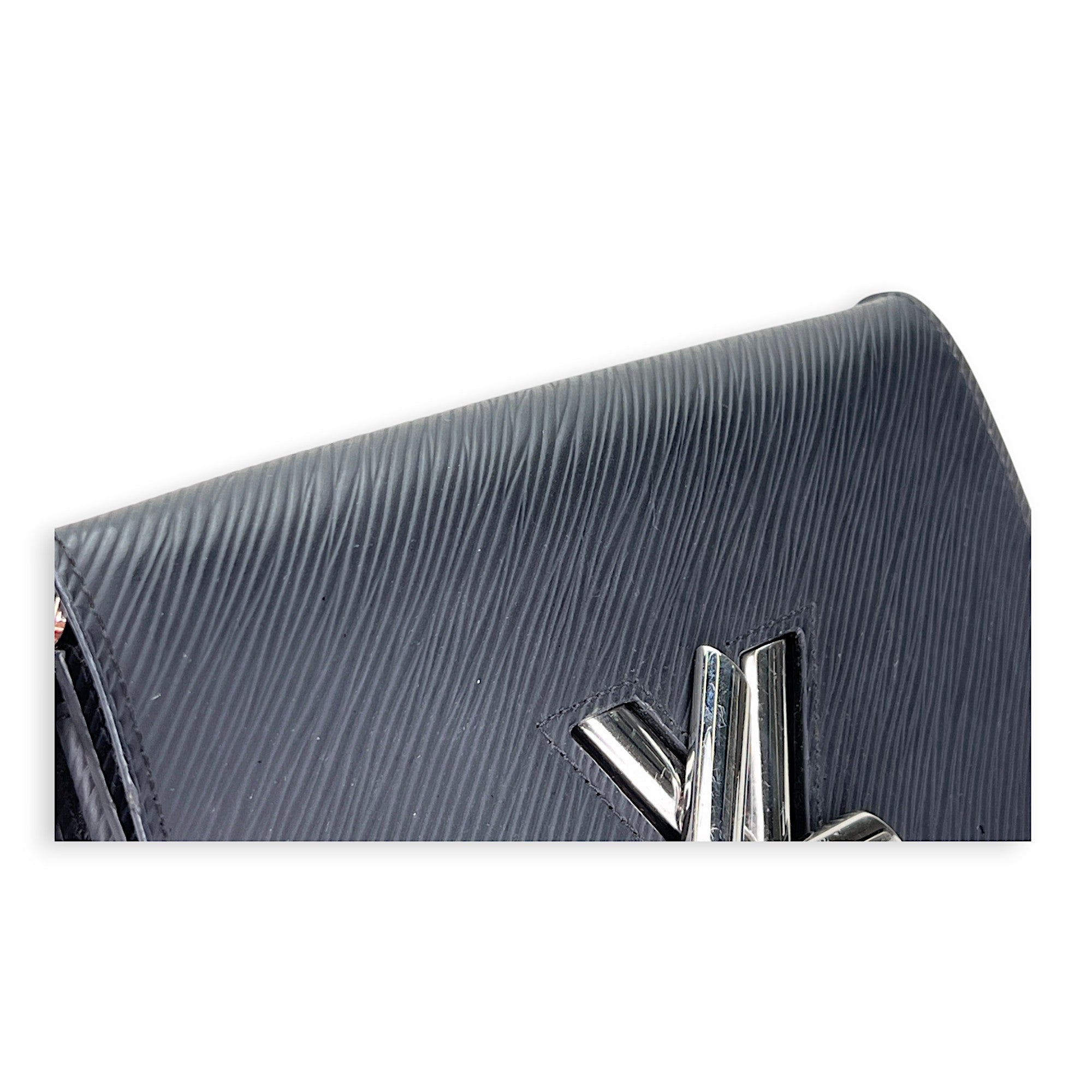 Louis Vuitton  Twist Wallet on chain in Epi leather, Silver Hardware_5