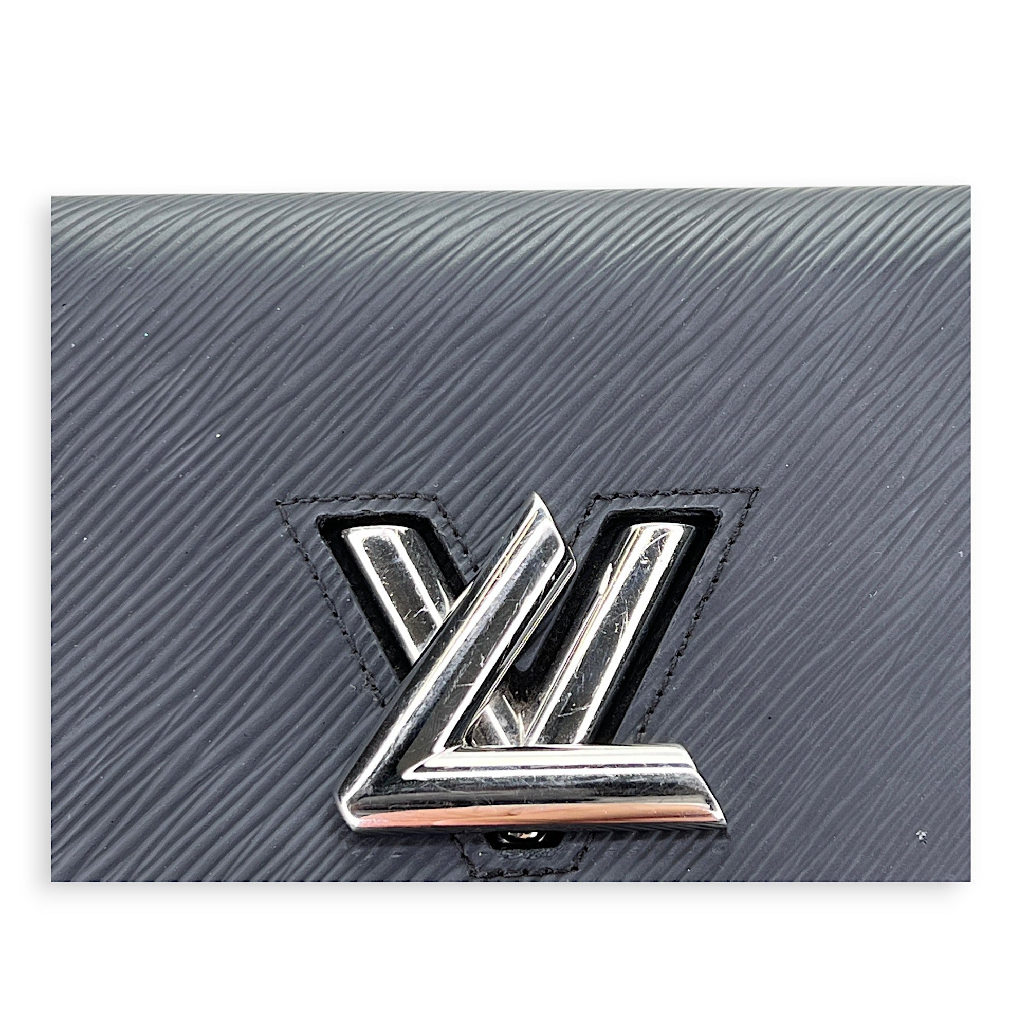Louis Vuitton  Twist Wallet on chain in Epi leather, Silver Hardware_6