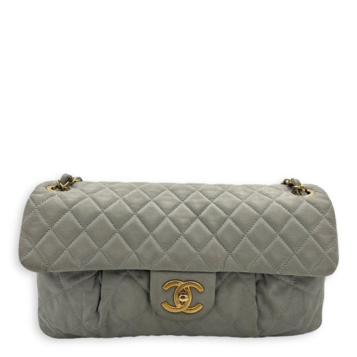 CC Quilted Shoulder Bag Grey in Lambskin, Gold hardware