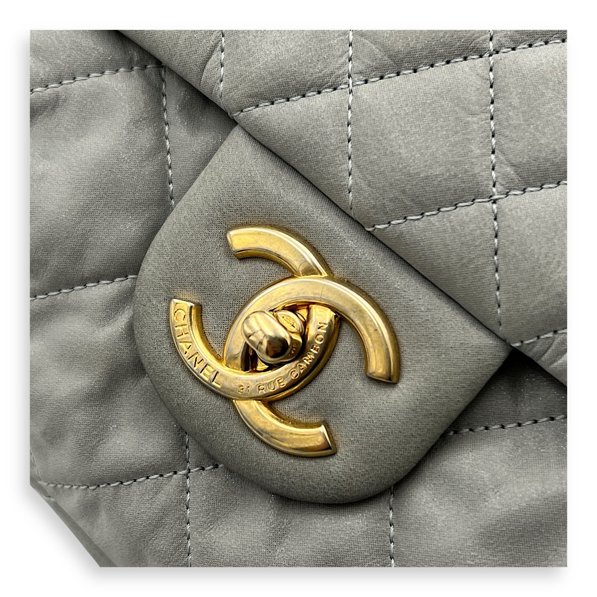 CC Quilted Shoulder Bag Grey in Lambskin, Gold hardware