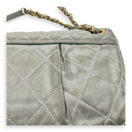 CC Quilted Shoulder Bag Grey in Lambskin, Gold hardware
